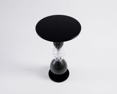 Table d'appoint « Venus As A Boy », céramique et verre vintage, pièce unique