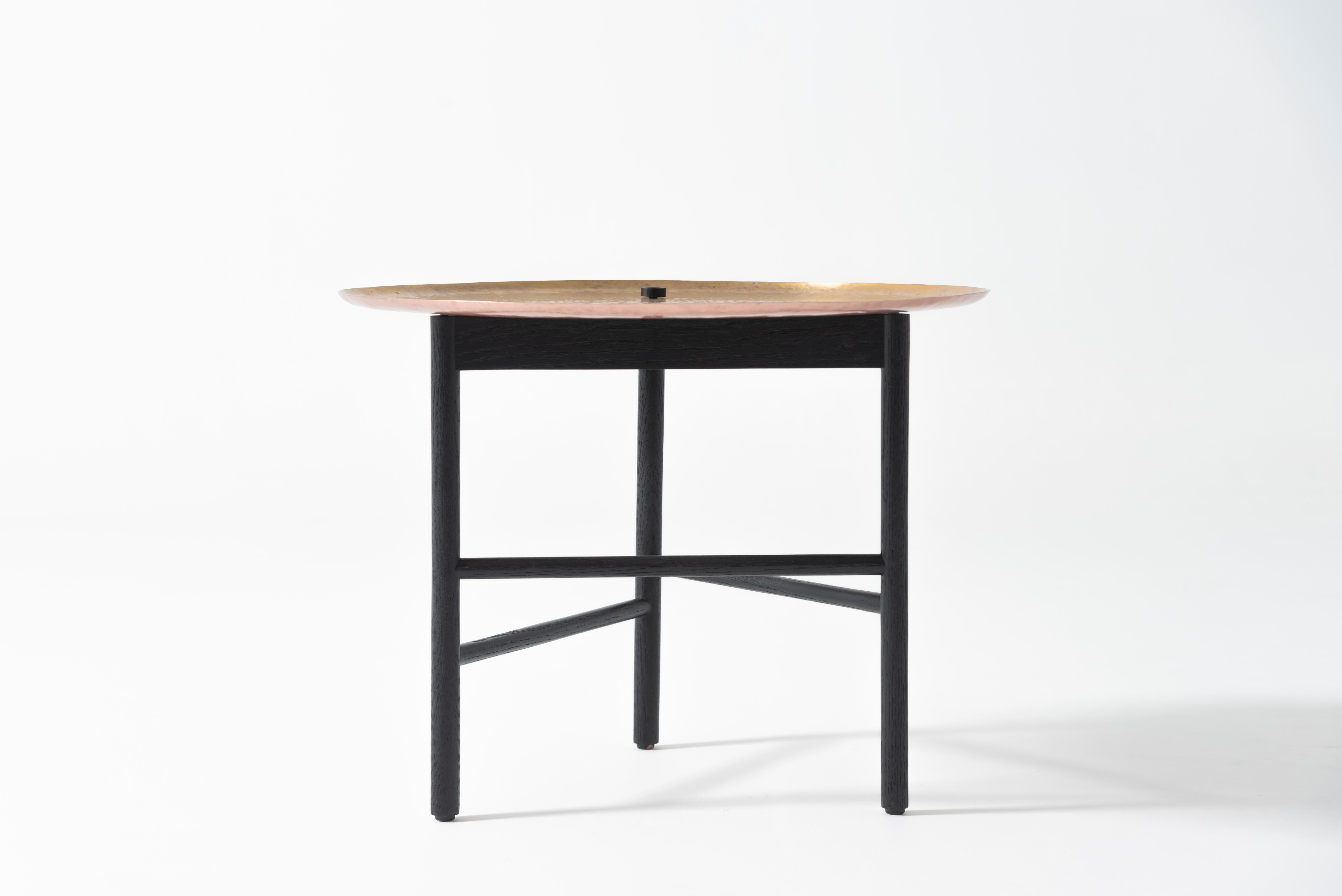 Minimalist Auxiliar Table, Black Oak Structure and Hand Hammered Copper Brass Finish Top For Sale