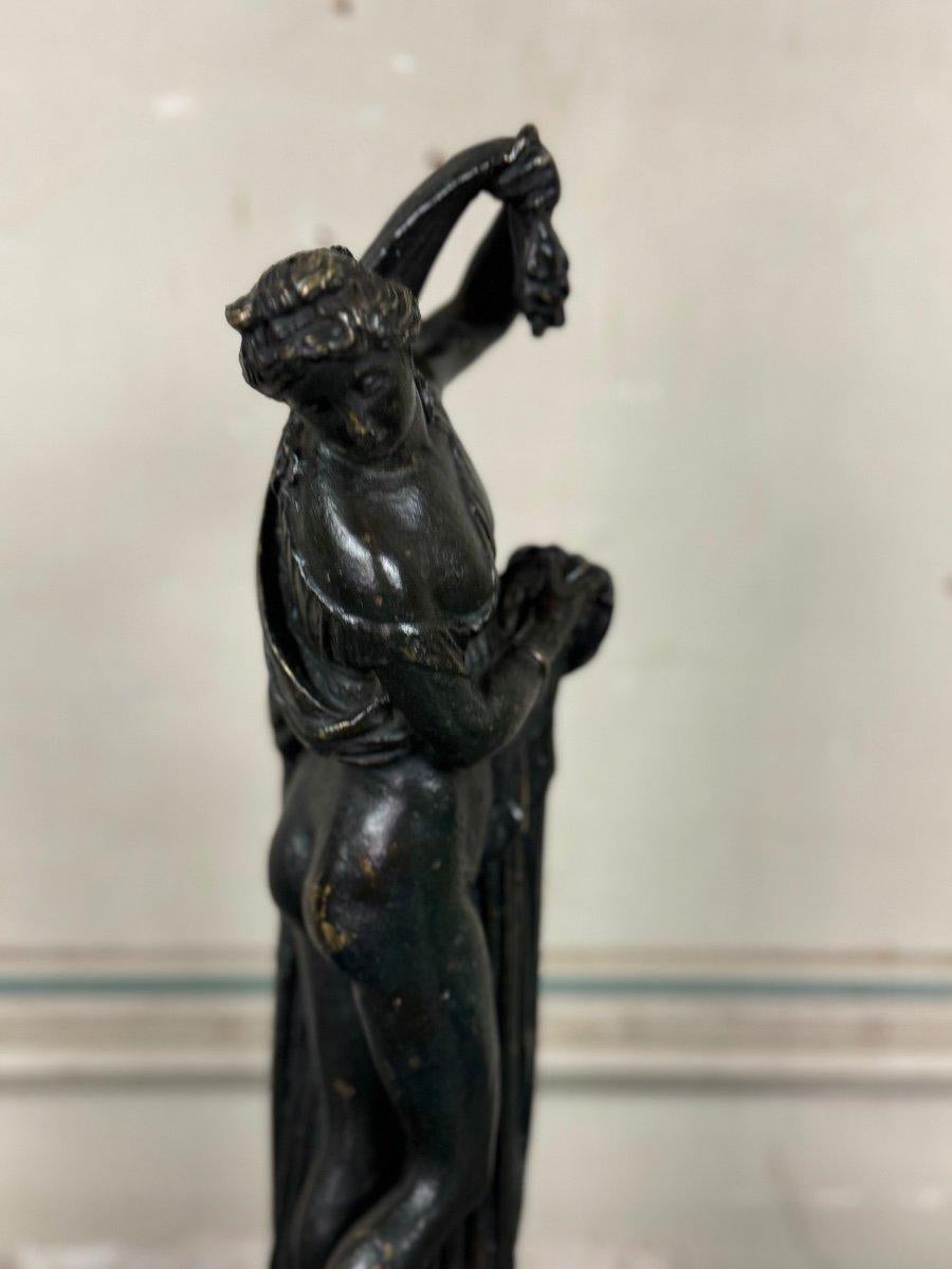 Venere Callipigia, scultura in bronzo con patina nera, Grand Tour, XIX secolo In condizioni ottime in vendita a Honnelles, WHT