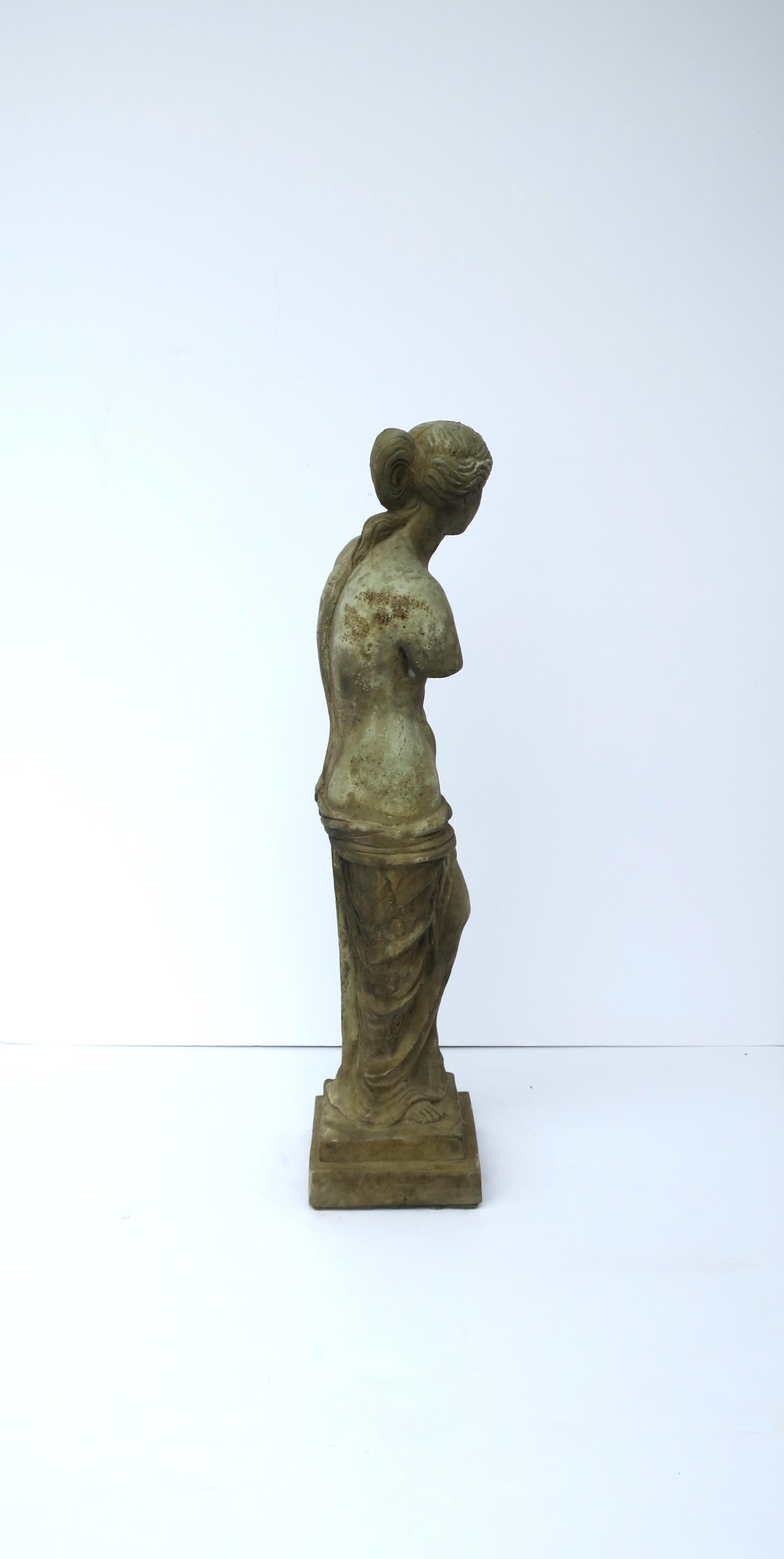 Venus de Milo Female Statue Sculpture Indoors and Garden For Sale 3