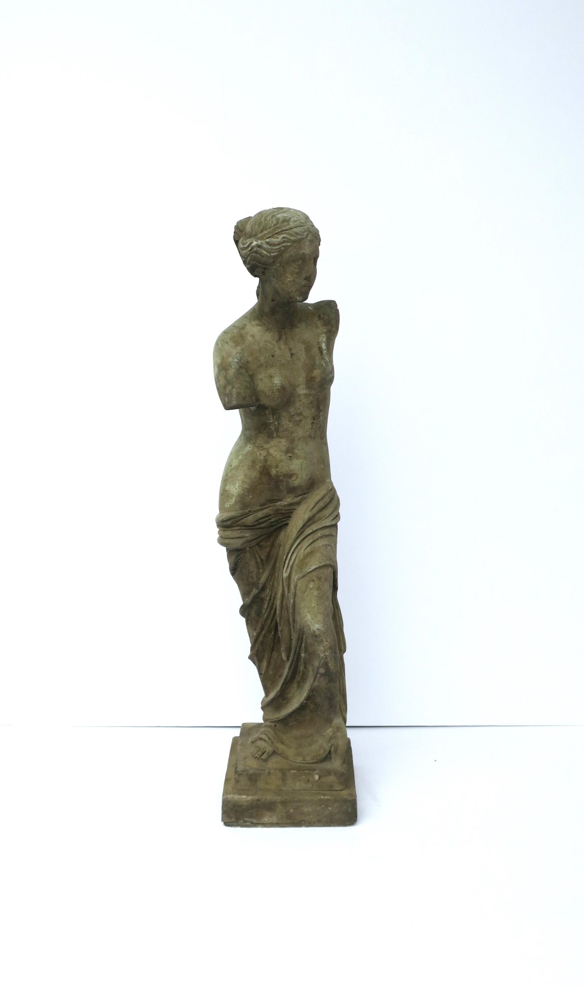 Neoclassical Venus de Milo Female Statue Sculpture Indoors and Garden For Sale
