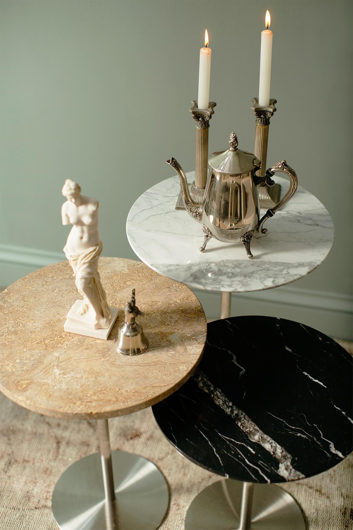 Venus de Milo aus geschliffenem Marmorpulver, „Louvre Museum“ (Bildhauermarmor) im Angebot