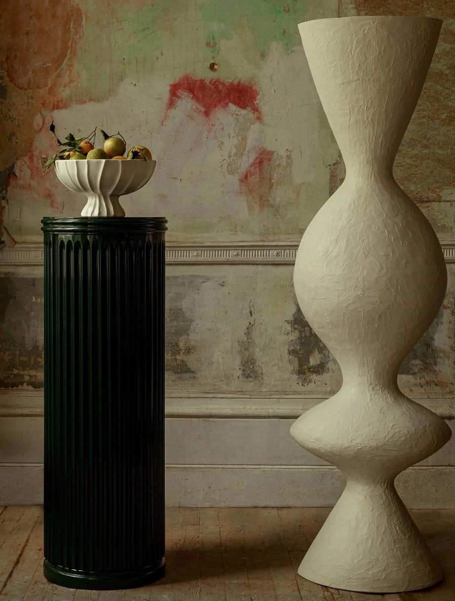 A monumental floor up-lighter lamp modelled after the harmonious curves of the female form. Sold individually. Available in UK, EU, and US compliant formats. In picture 3, Venus II is pictured on the right.

Hand sculpted in a white plaster-like
