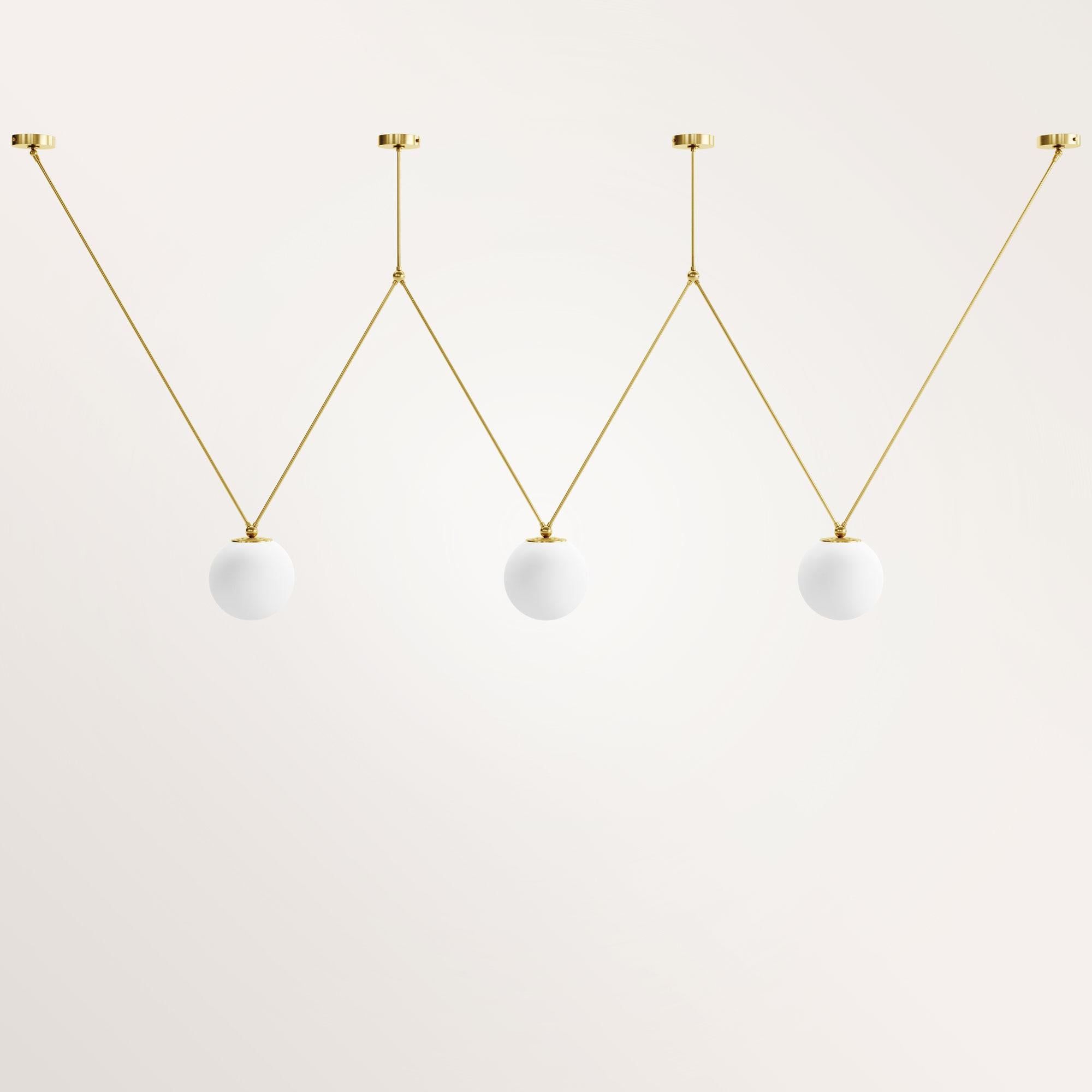 Lampadario Venus III di Gobo Lights
Dimensioni: D 20 x L 240 x H 115 cm
Materiali: Ottone, opalino.
Peso: 1.5 Kg. 


Autodidatta e proveniente dal mondo della chimica, questo artigiano/designer belga progetta i suoi pezzi con la stessa accuratezza