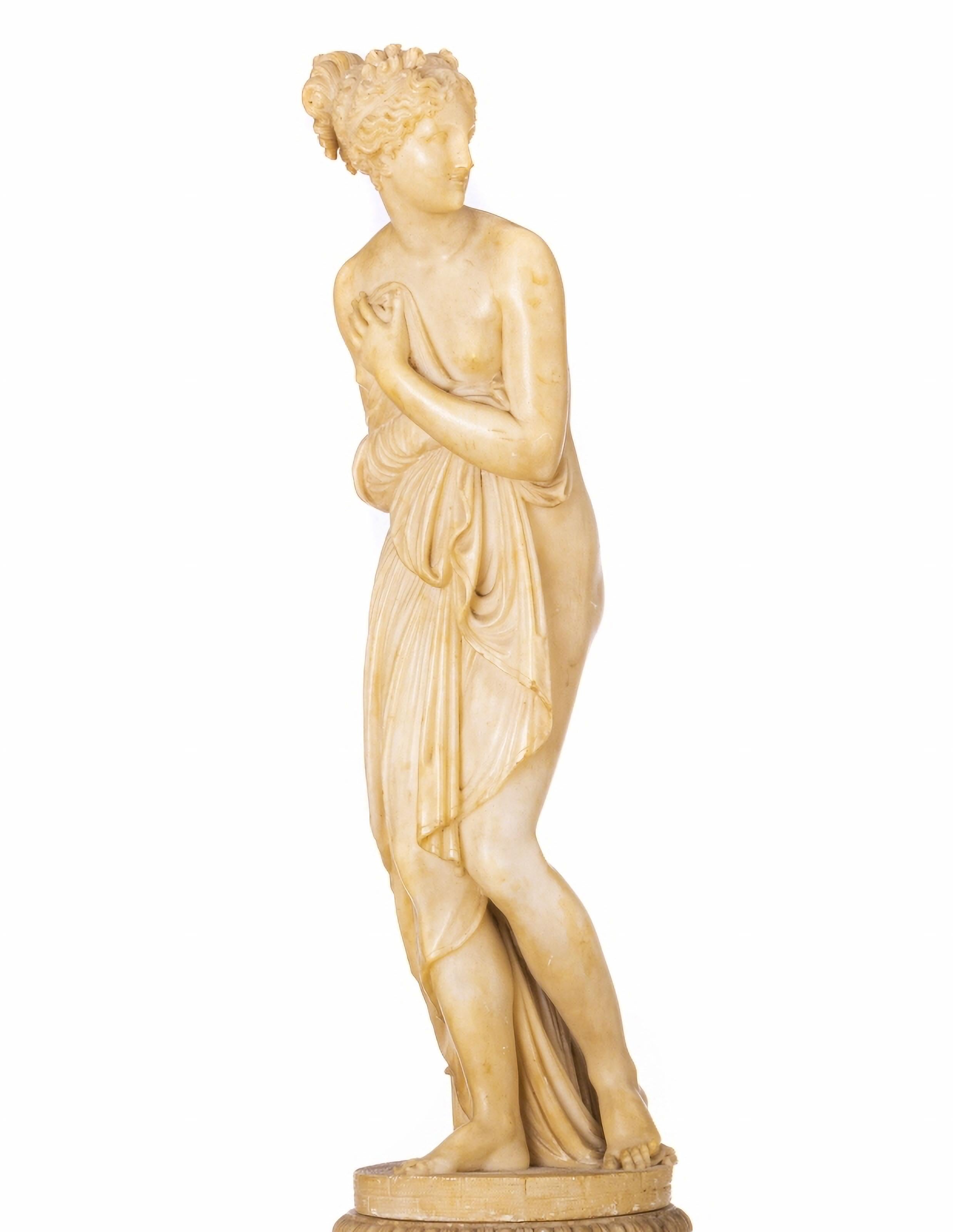 Hand-Crafted Venus in Alabaster, 19th Century Italian Sculpture For Sale