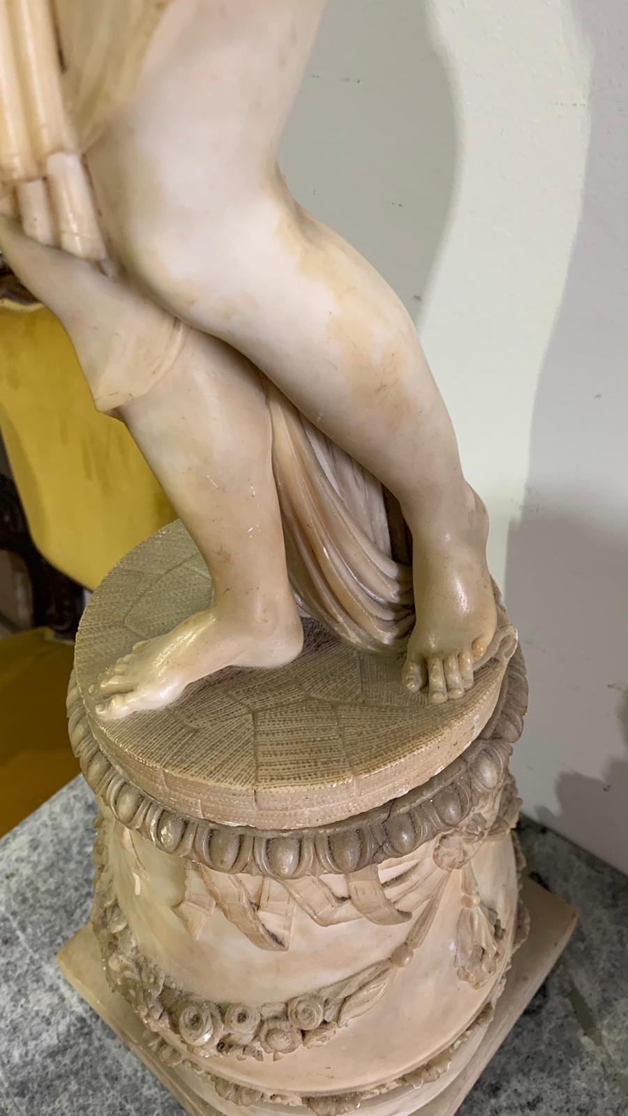 Vénus en albâtre, Sculpture italienne du XIXe siècle en vente 1