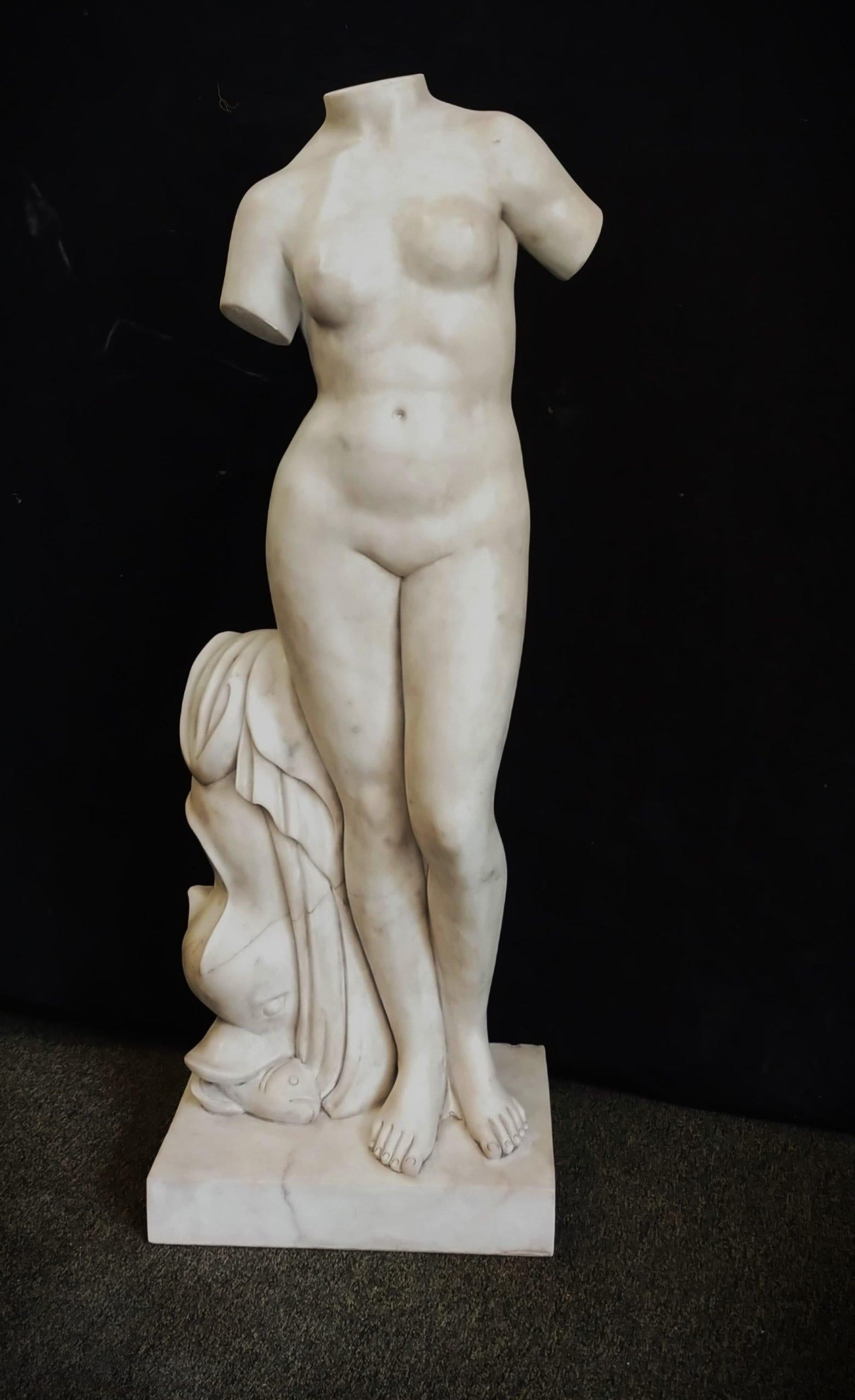 XX secolo Venere in marmo in vendita