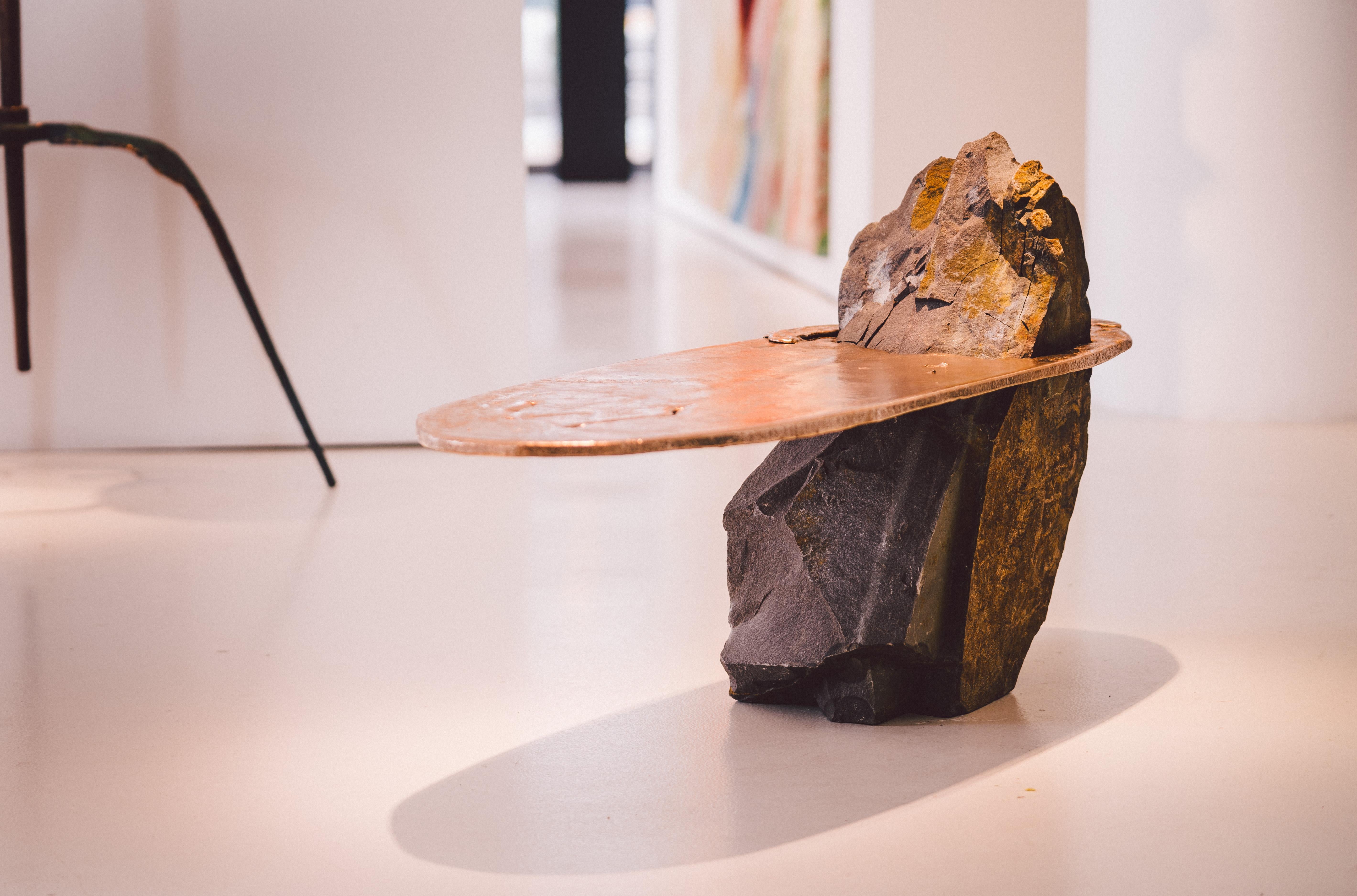 Table d'appoint Venus Limited Edition en bronze et pierre par Jesse Ede Neuf - En vente à Geneve, CH