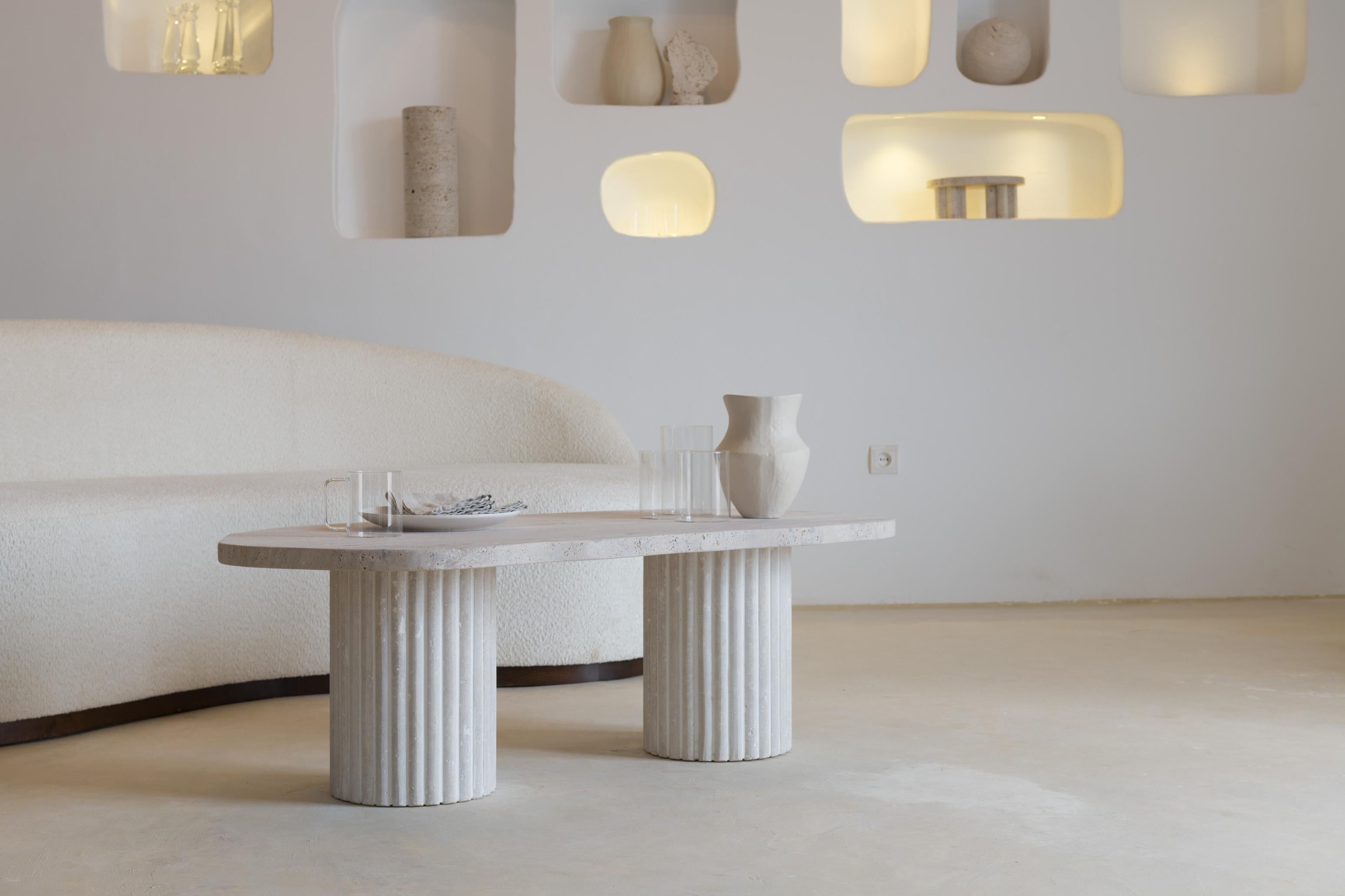 Tavolino basso decorativo Organic Top 120 Beige Travertine di Beije Avenue in vendita 2