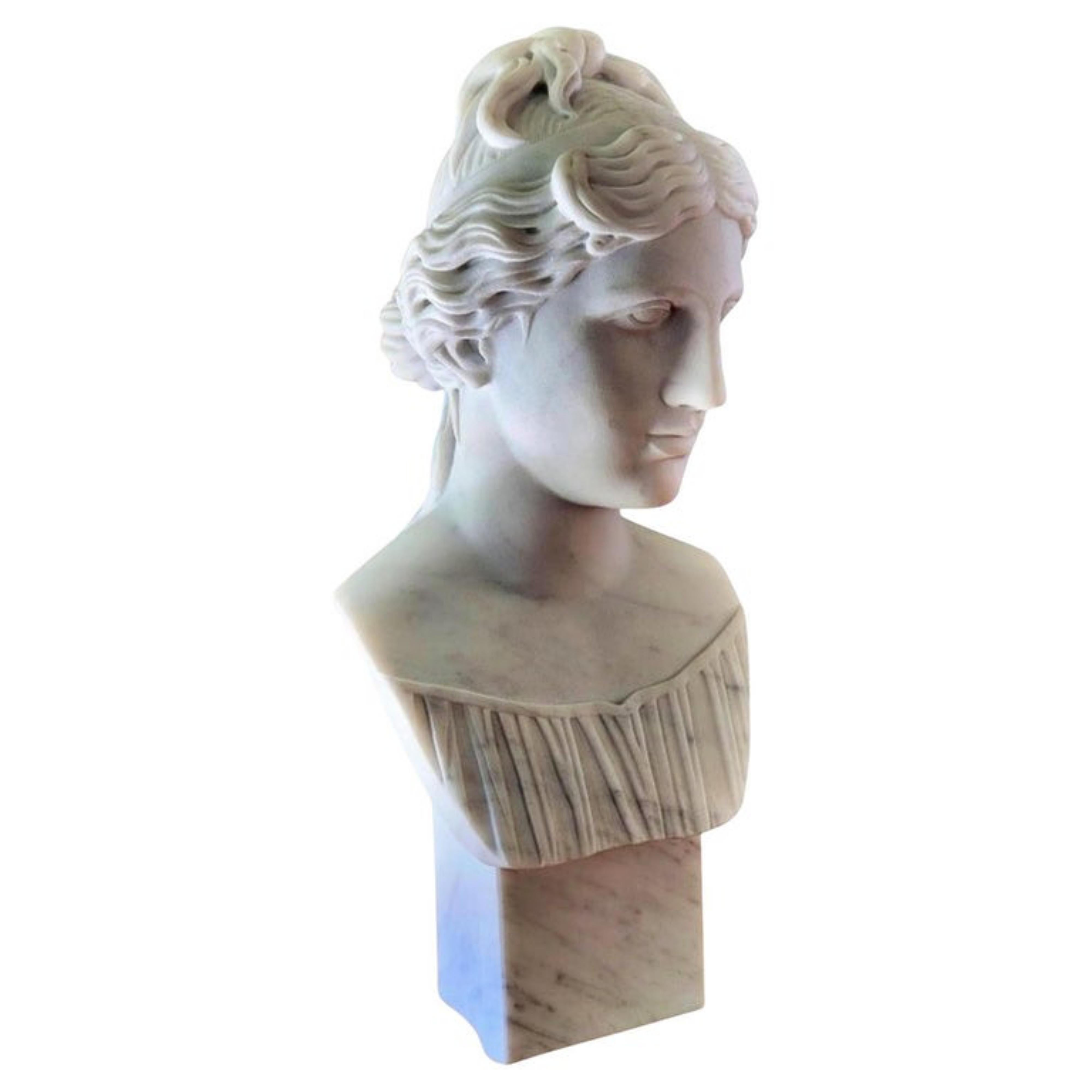 Venus Medici, Head in Carrara White Marble, Late 19th Century In Good Condition For Sale In Madrid, ES