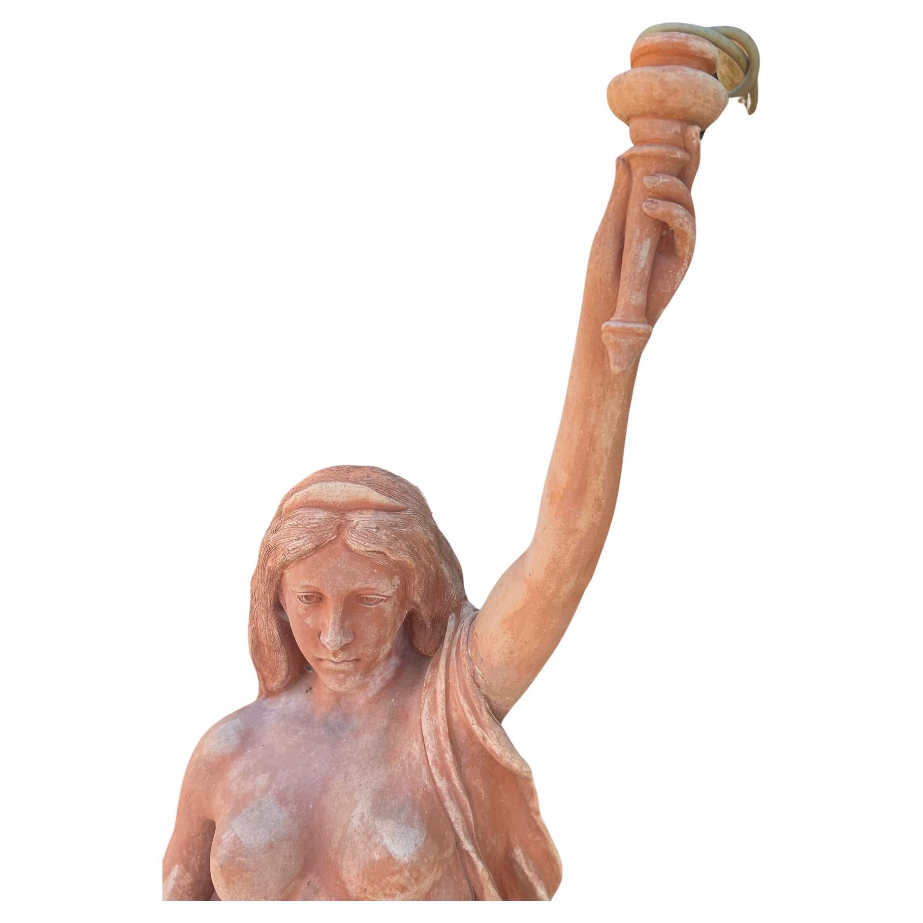 Venus des Lichts, Terrakotta, Impruneta, 21. Jahrhundert

Höhe (cm)
172
Gewicht (kg)
70

Ausgezeichneter Zustand