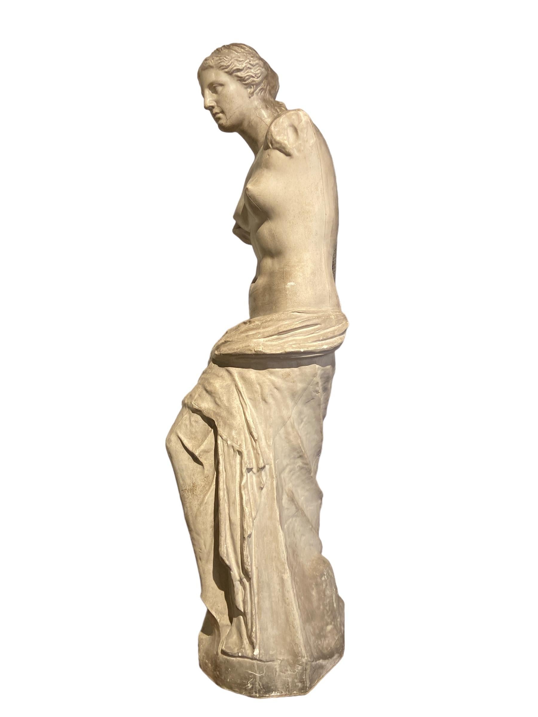 Venere di Milo in stucco, datata 1895 In condizioni buone in vendita a 'S-HERTOGENBOSCH, NL