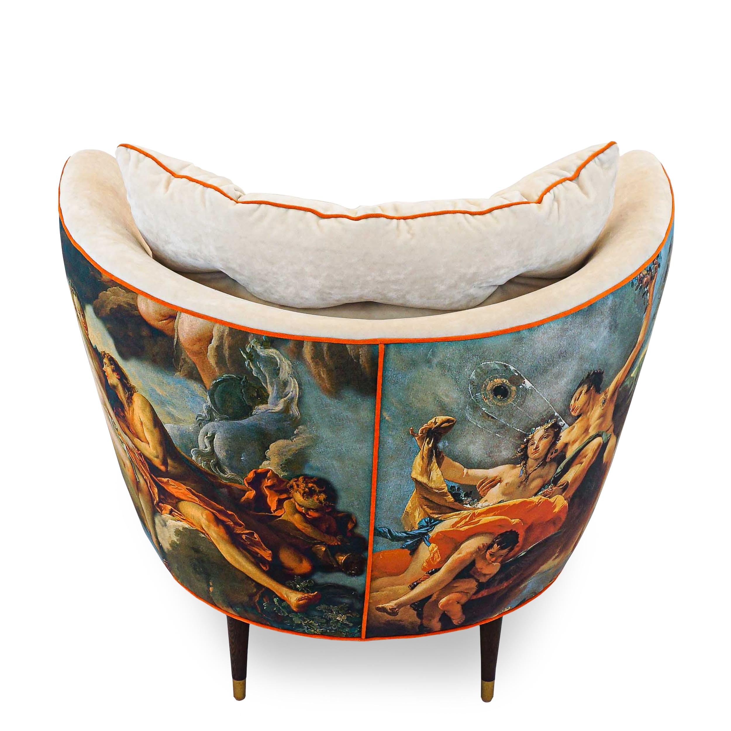 Chaise en forme de seau peinte de Vénus avec intérieur en velours en vente 6