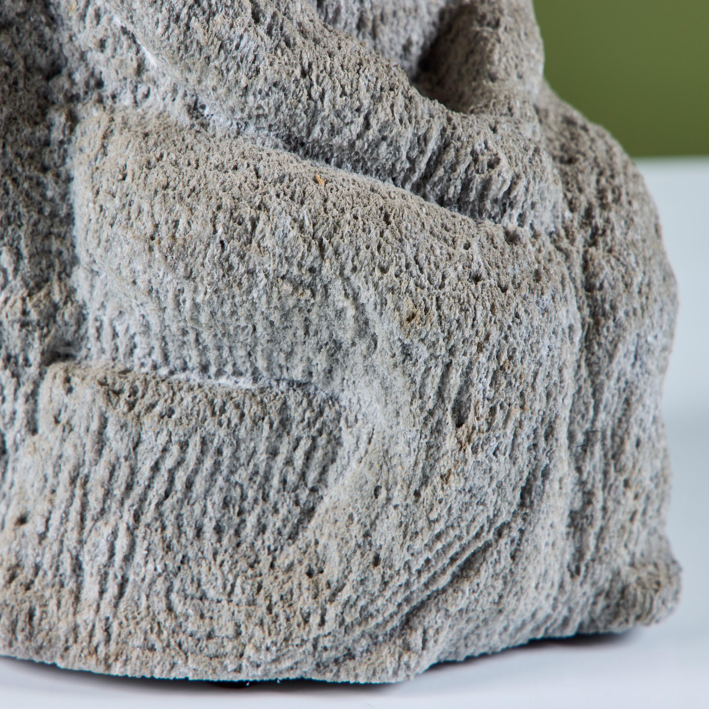 Scultura in pietra pomice di Venere in vendita 6