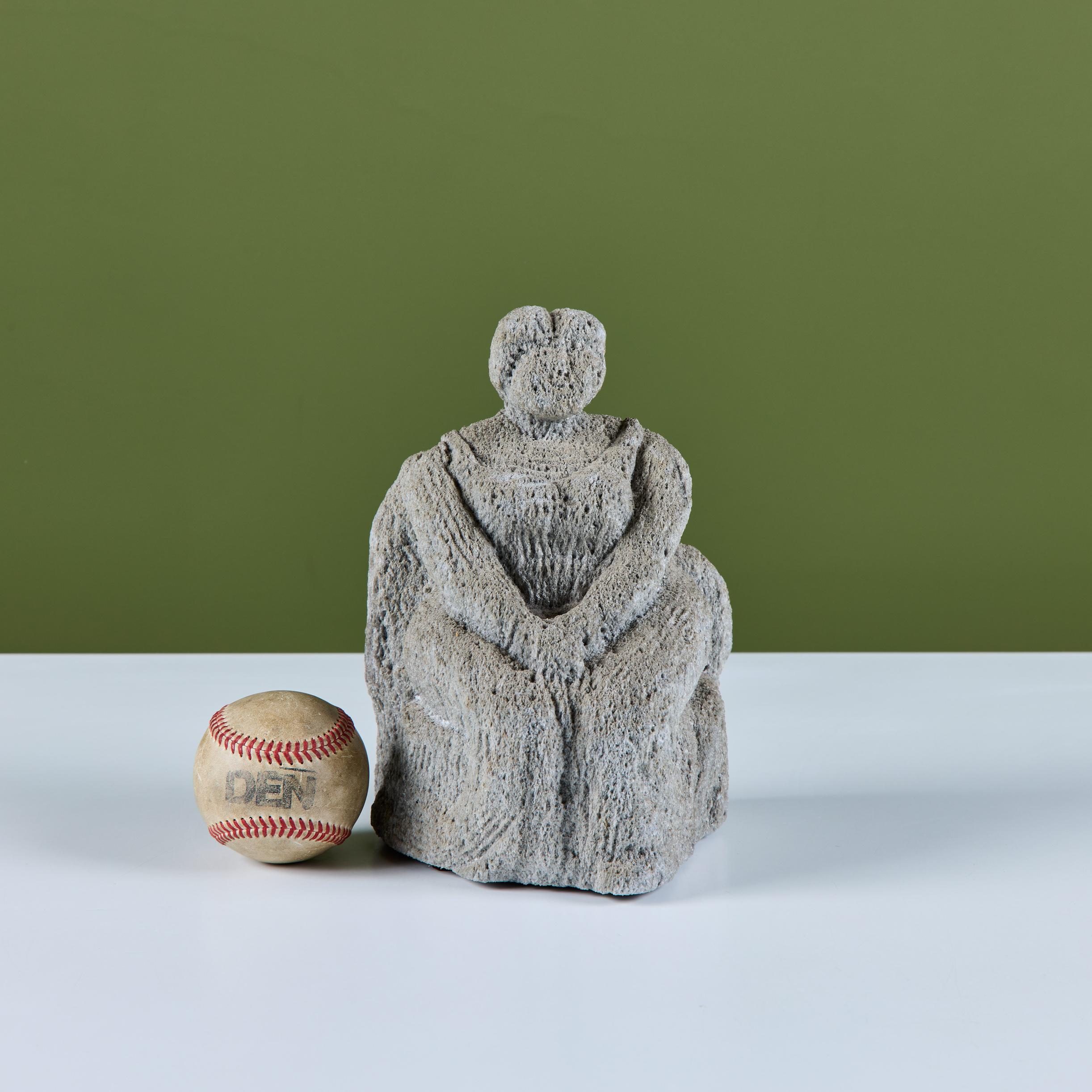 Arte popolare Scultura in pietra pomice di Venere in vendita