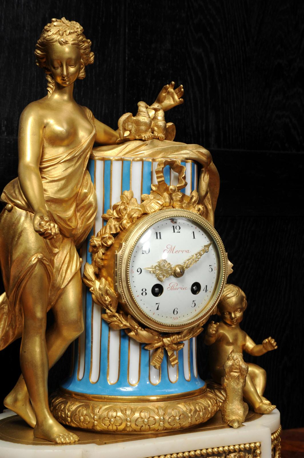 Venus, Putto and a Dog, Antique French Sèvres Porcelain and Ormolu Clock In Good Condition In Belper, Derbyshire