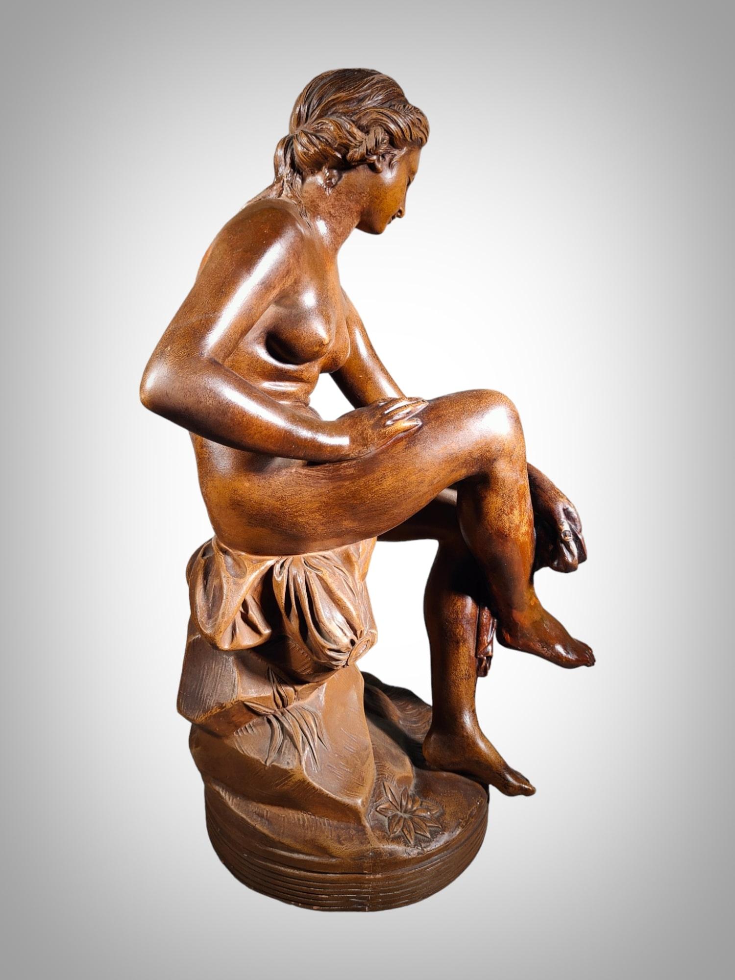 Venere seduta in terracotta XIX secolo in vendita 5