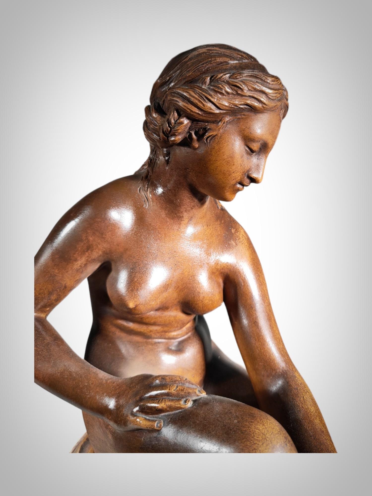 Fine XIX secolo Venere seduta in terracotta XIX secolo in vendita