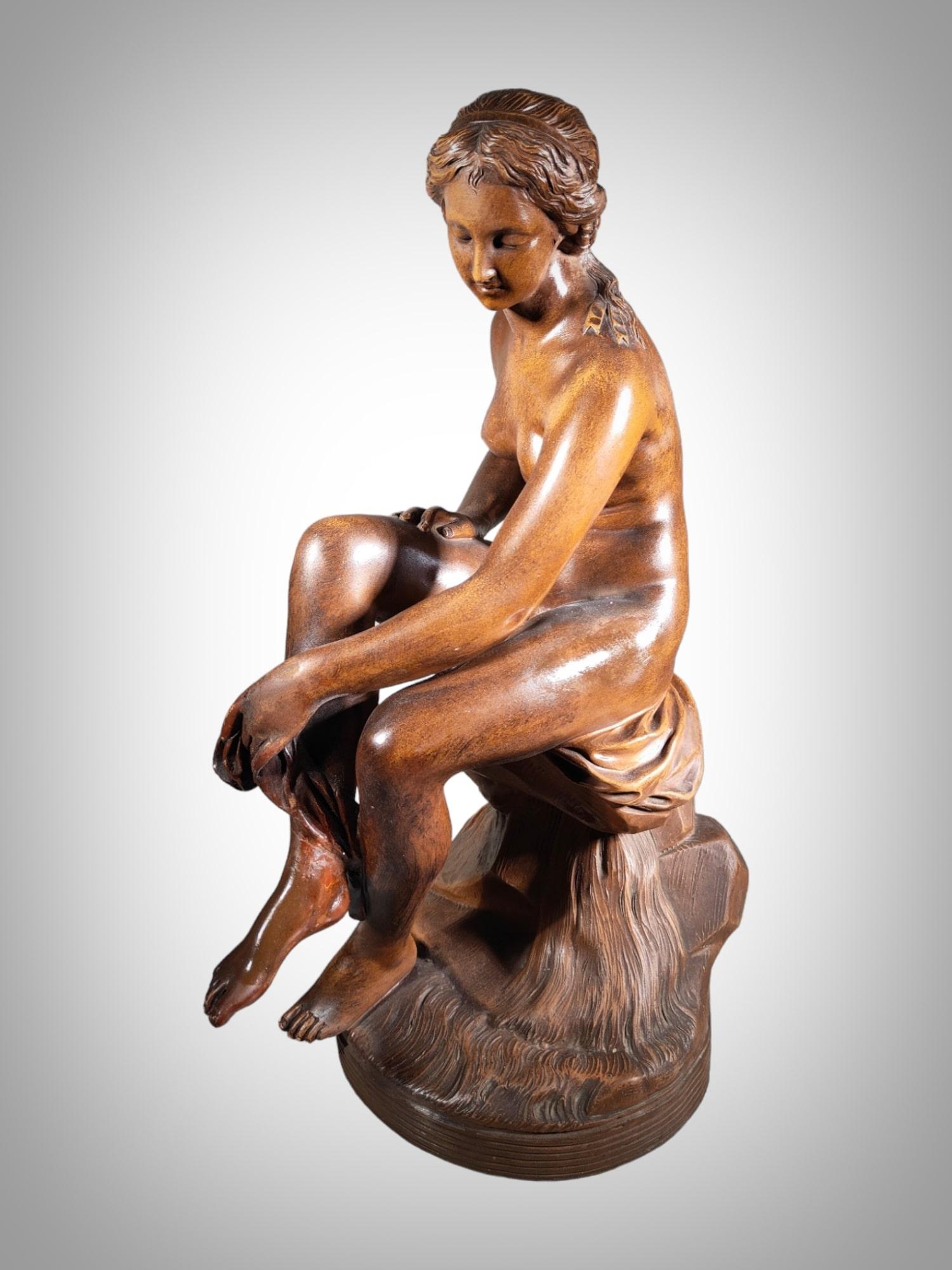 Terracotta Venere seduta in terracotta XIX secolo in vendita