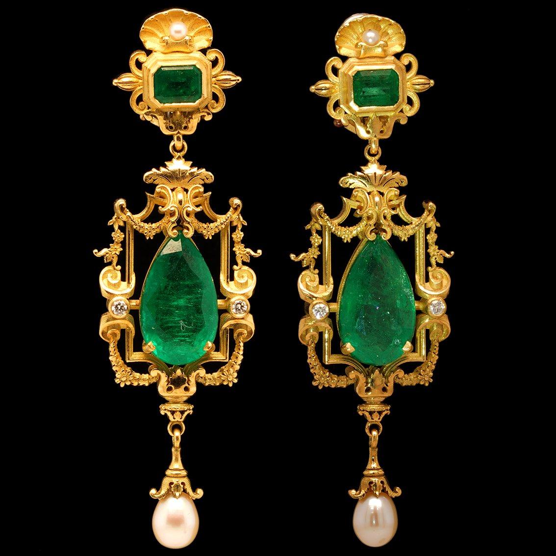 Victorian 13.69ct Emerald, Diamond, Pearl & 18k Yellow Gold Antique Style Dangle Earrings For Sale