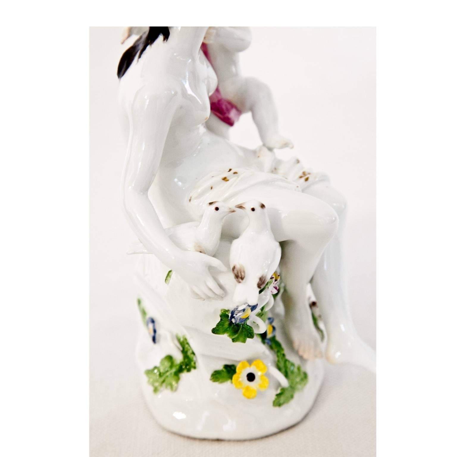 Venus with Cupid, Attributed to P. Reinicke and Meissen, circa 1747 In Good Condition In Greding, DE