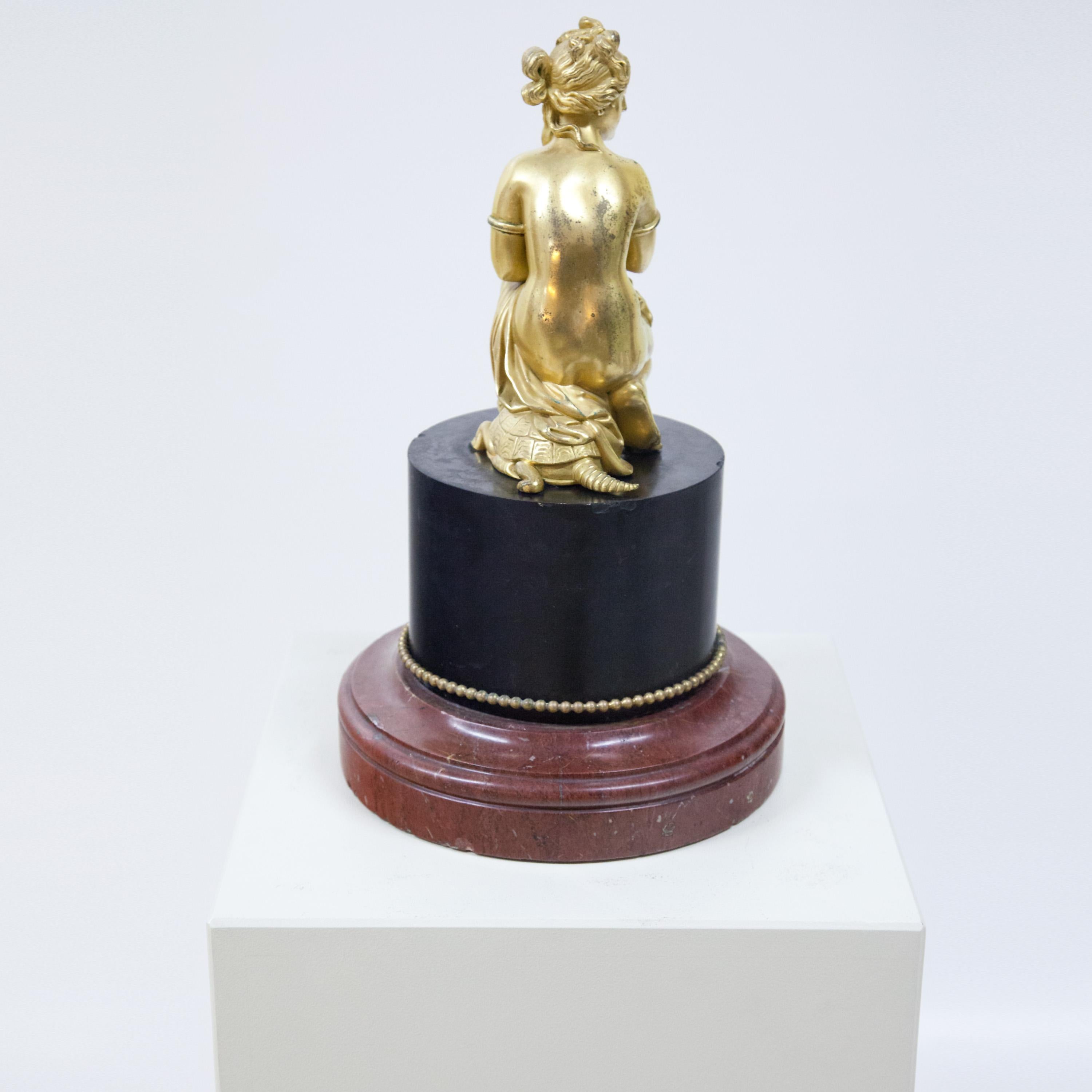 Venere con la tartaruga dopo Antoine Coysevox, probabilmente, Francia, XIX secolo in vendita 3