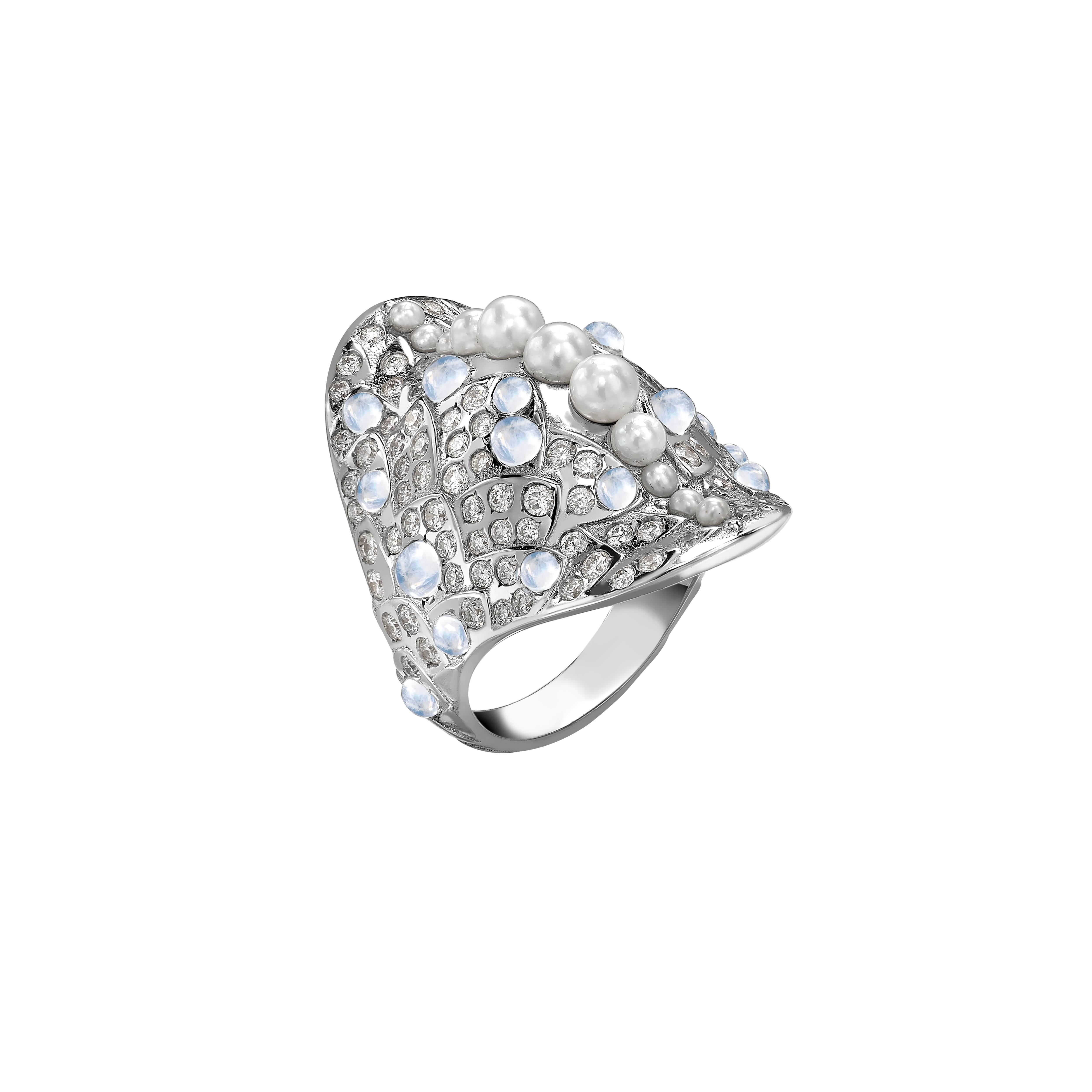 Ring sizes 50, 54 and 55 available.
(Alternative sizes available on a made to order basis, with an estimated delivery time of 4-6 weeks)

18k White Gold approx. 13gr, 116 Diamonds 1.33ct, 20 Moonstones 2.40ct and 9 Akoya Keshi Pearls

Brightly