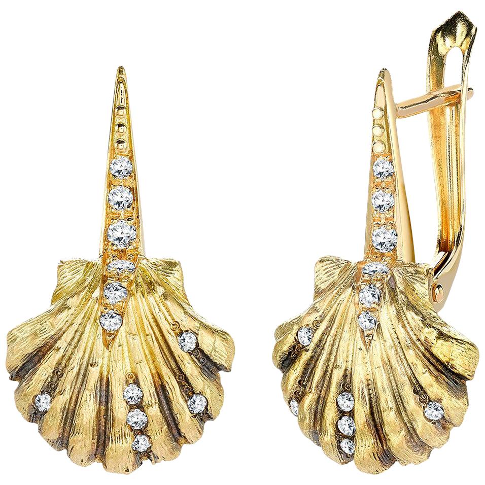 Venyx 18 Karat Yellow Gold Diamond Black Rhodium Lady V Shell Drop Earrings For Sale
