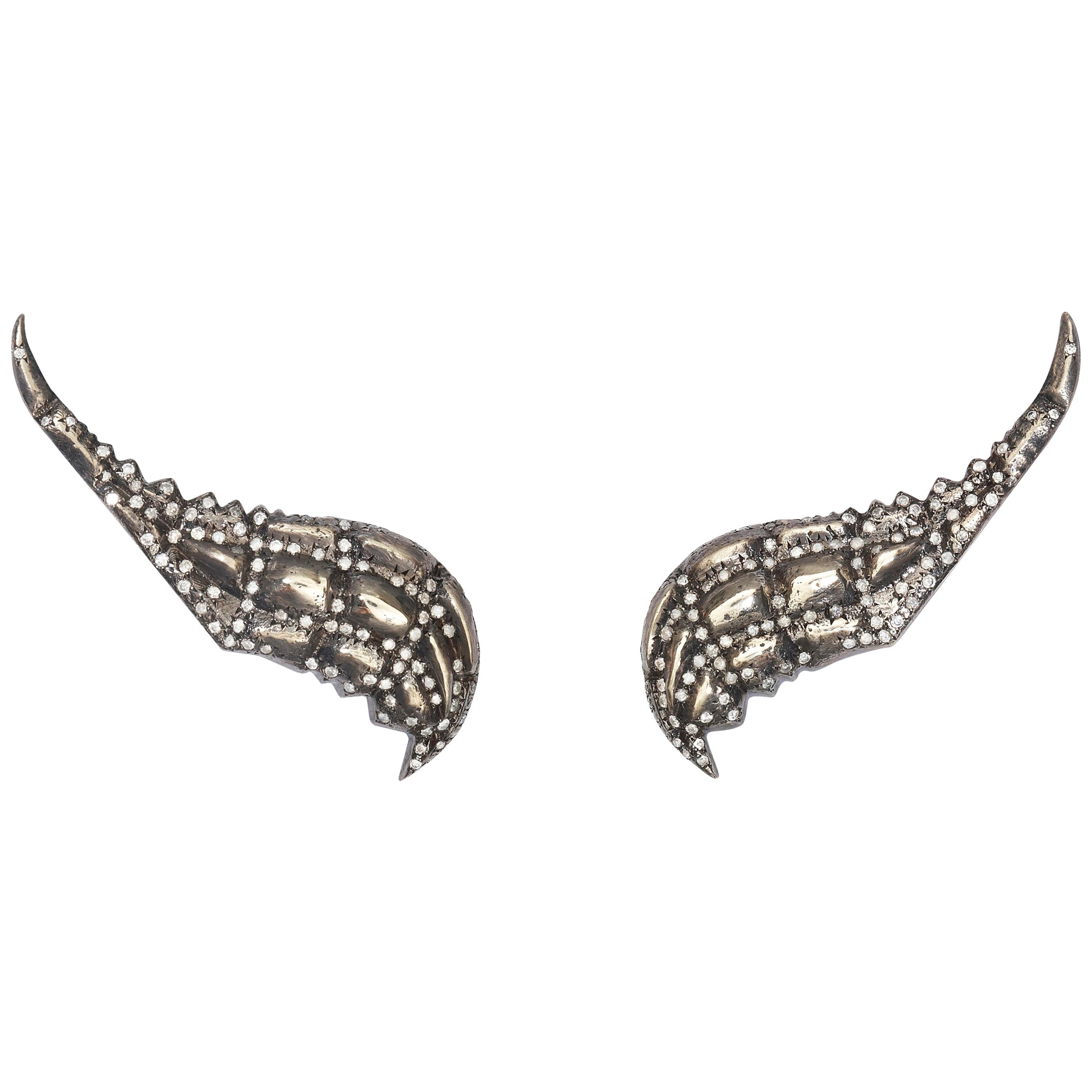 Venyx 9 Karat Gold and Diamond Lady Caiman Black Earrings For Sale