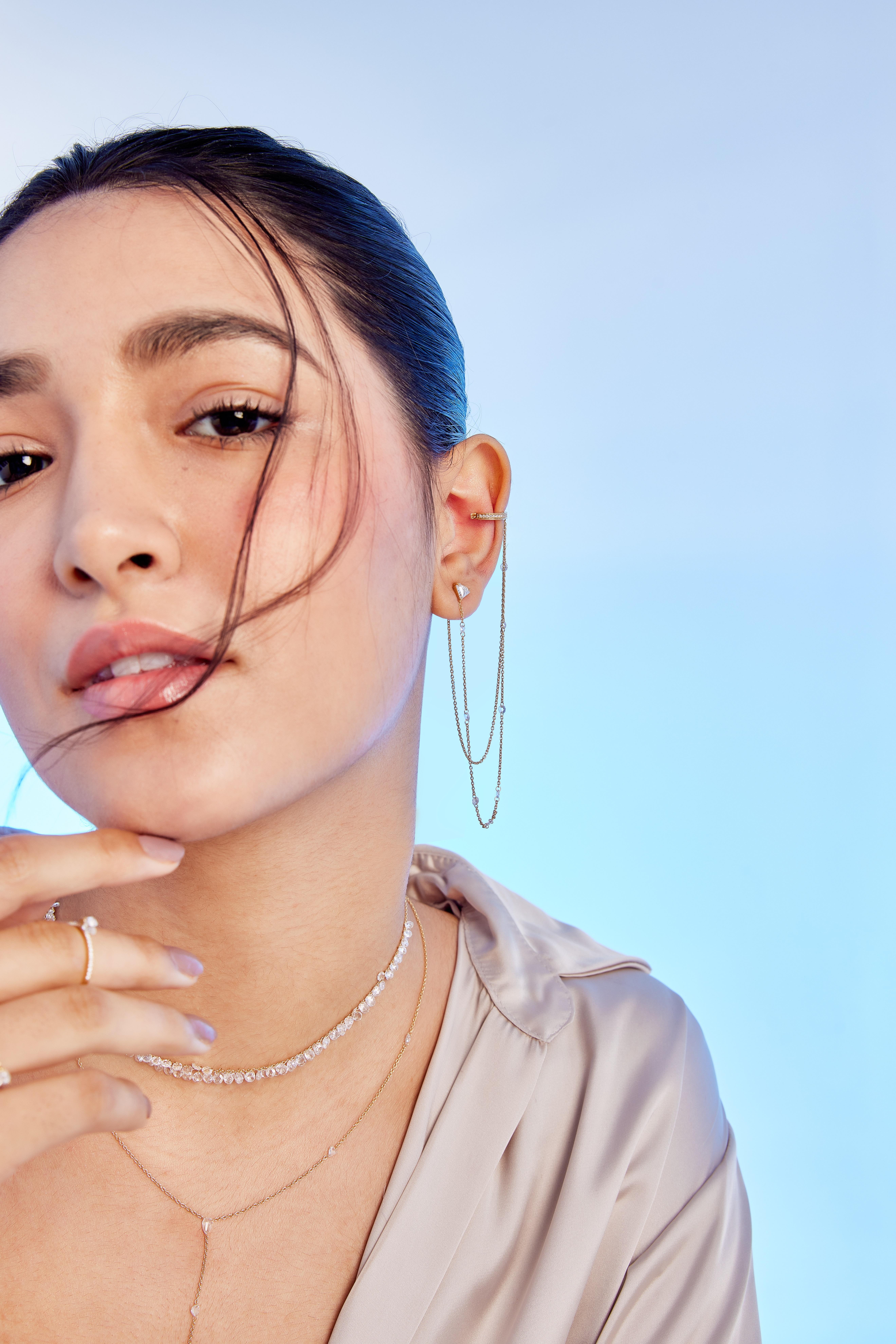 Vera Belleza  Bracciali per orecchie in oro 18 carati, borchie a forma di diamante e roselline penzolanti In condizioni Nuovo in vendita a Los Angeles, CA
