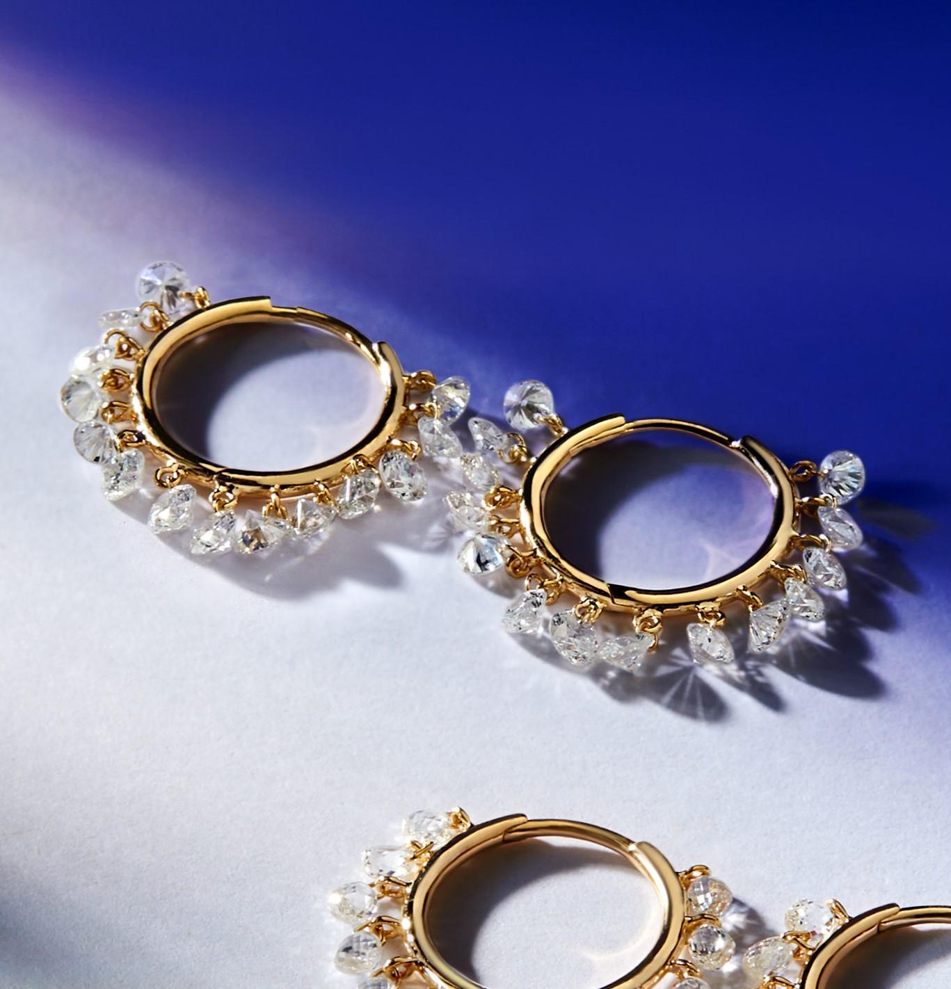 Women's Vera Belleza's Dangling Round Brilliant cut diamond hoop Earings 18k gold For Sale