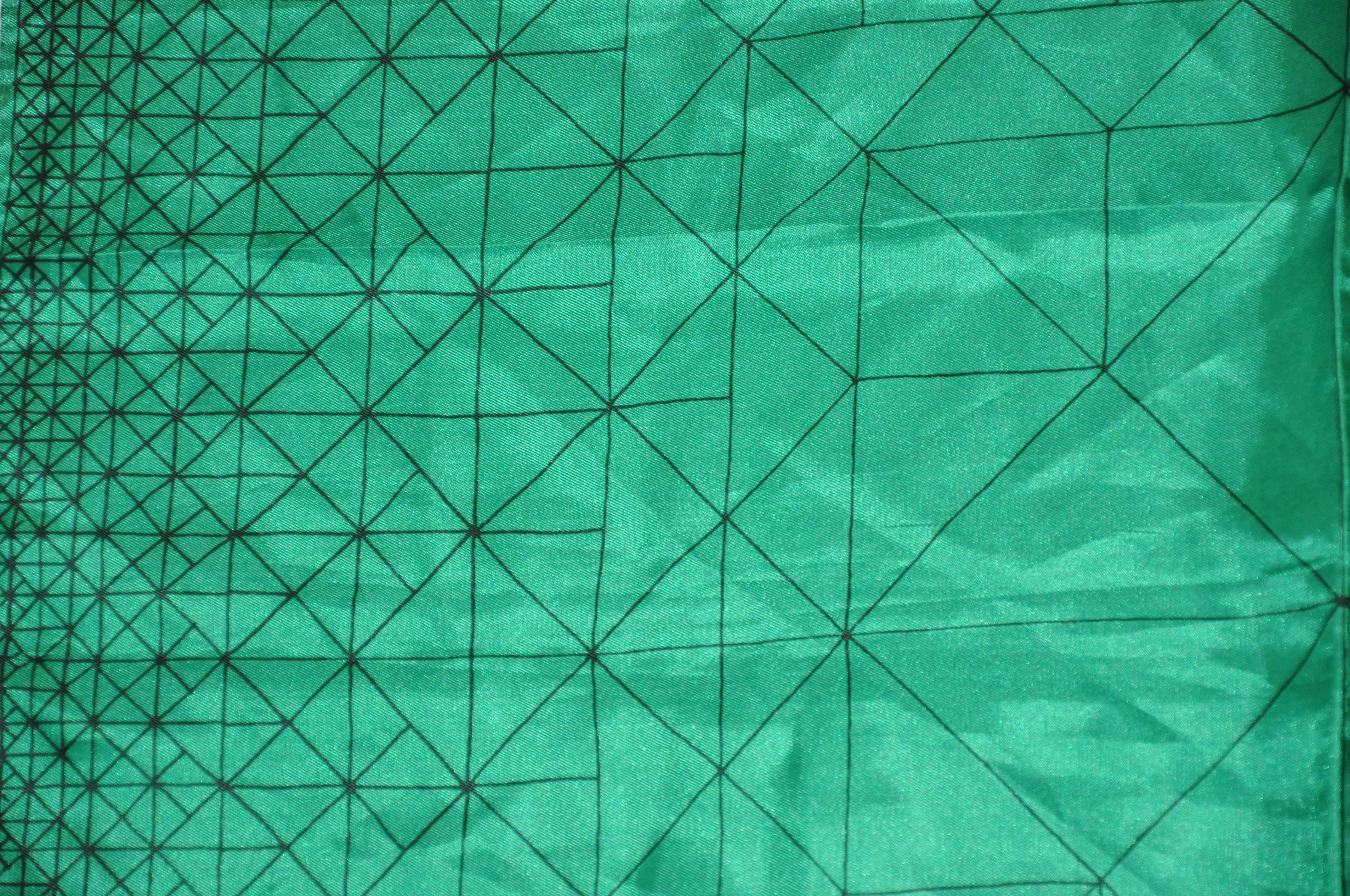 Vera Emerald Green with Black Etching Scarf In Good Condition For Sale In New York, NY