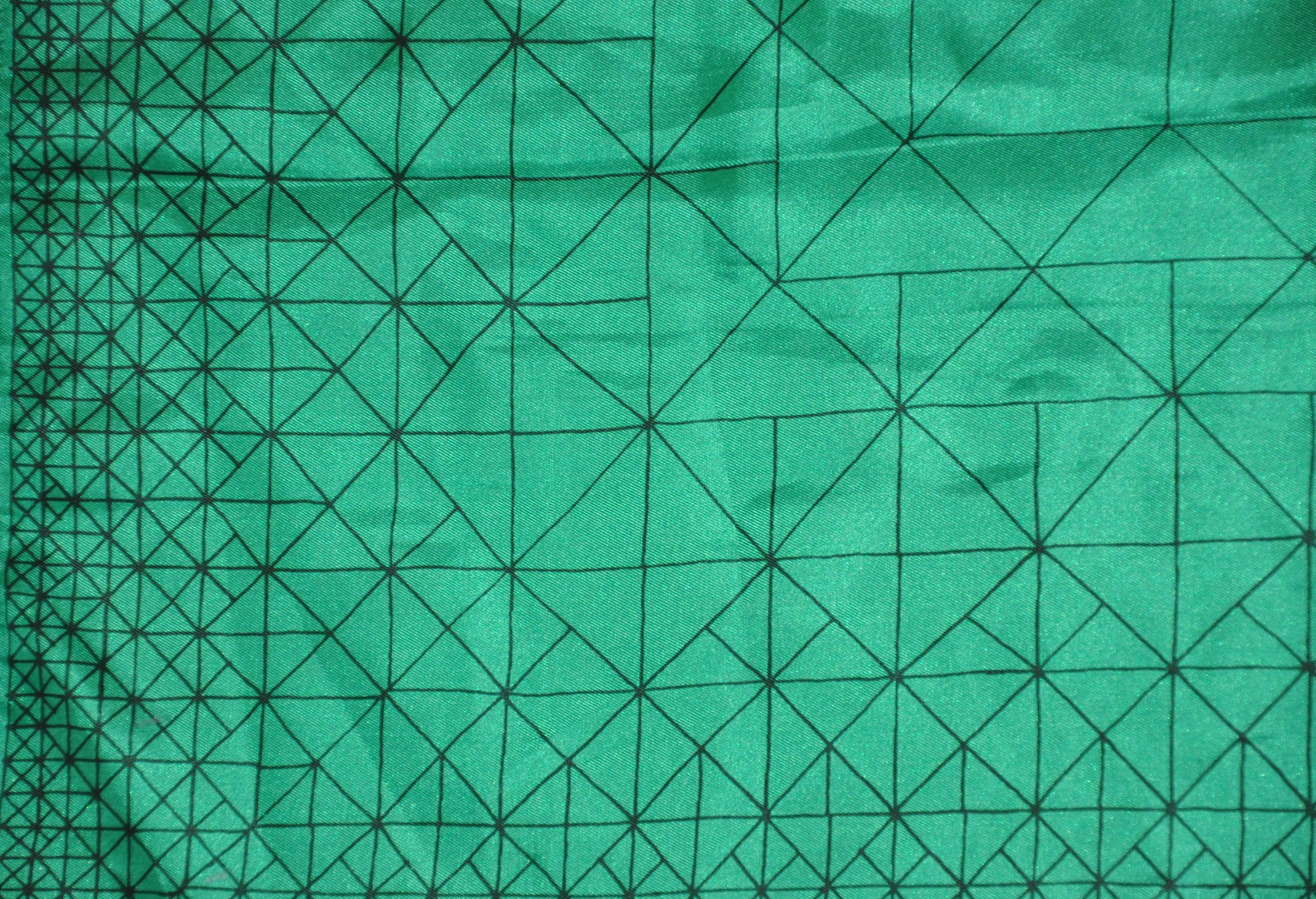 Vera - Écharpe vert émeraude avec gravure noire en vente 1