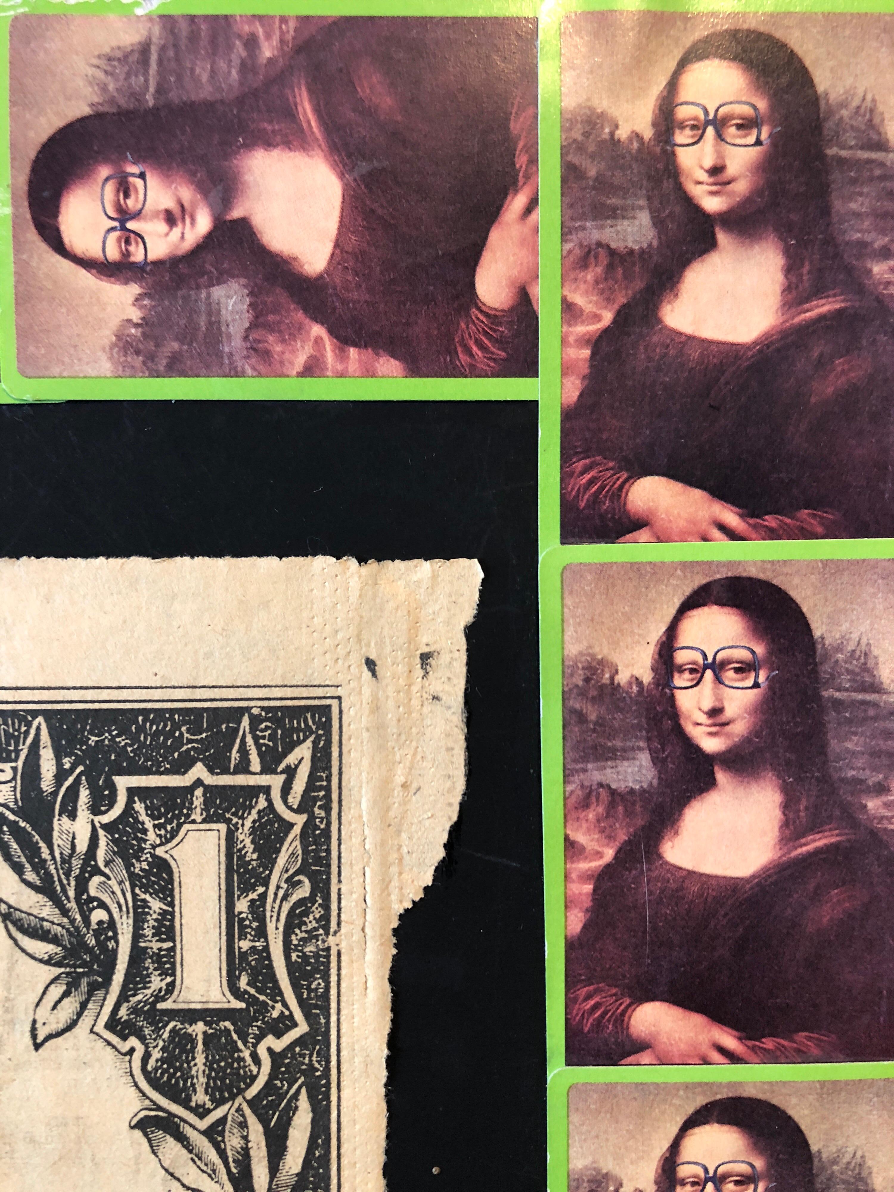 Celui-ci Mona Lisa, certains avec des lunettes dessinées, des journaux coupés et déchirés, du collage, de l'assemblage et ressemble à une publicité de Guerrilla Girl dans un style de motif et de décoration. Il n'est ni signé ni daté.

SIMONS, Vera