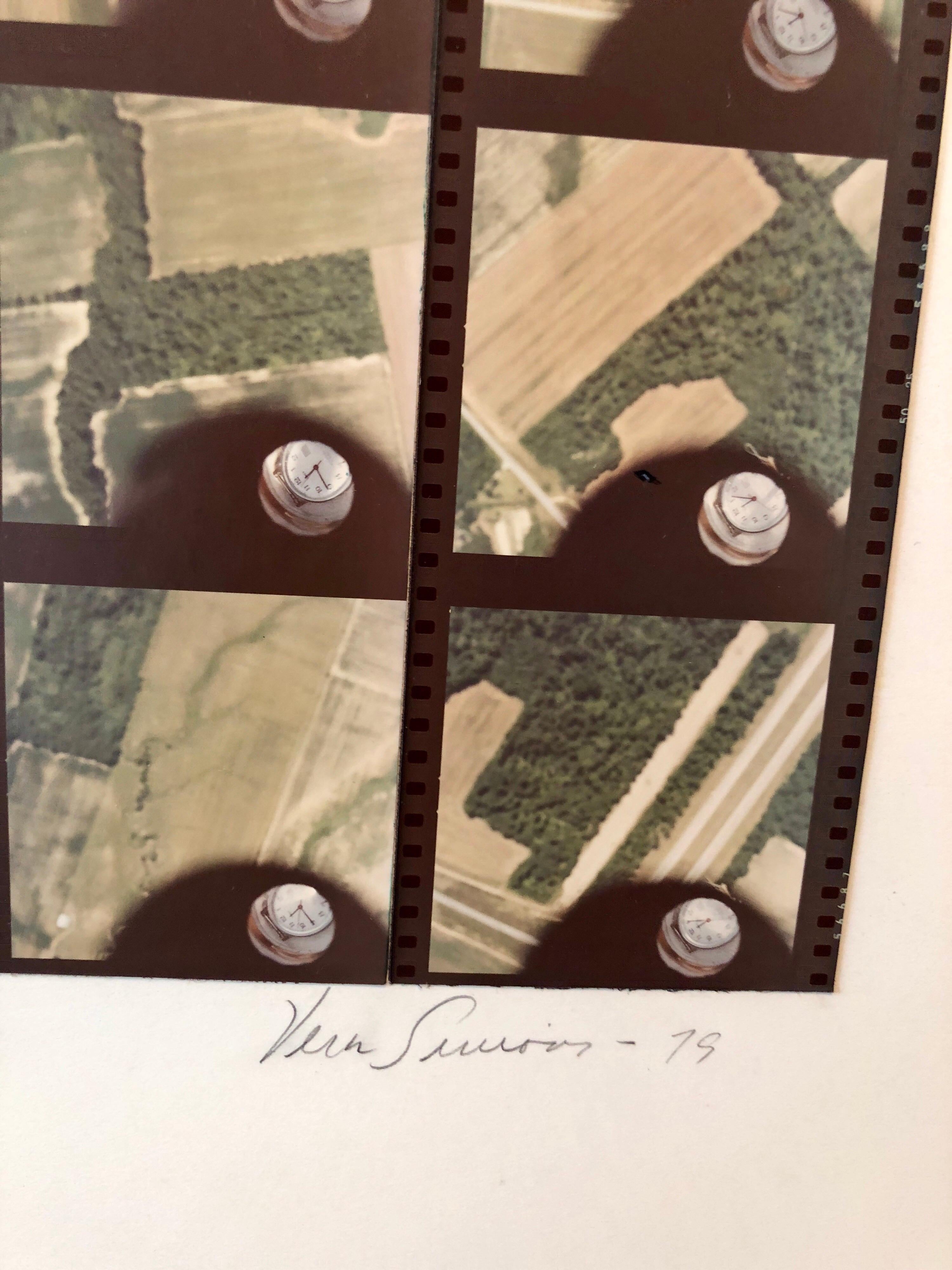 1979 Quadratische Zeit Indiana, Foto Mosaik-Collage Luftfahrtfotografie, weibliche Aviator – Photograph von Vera Simons