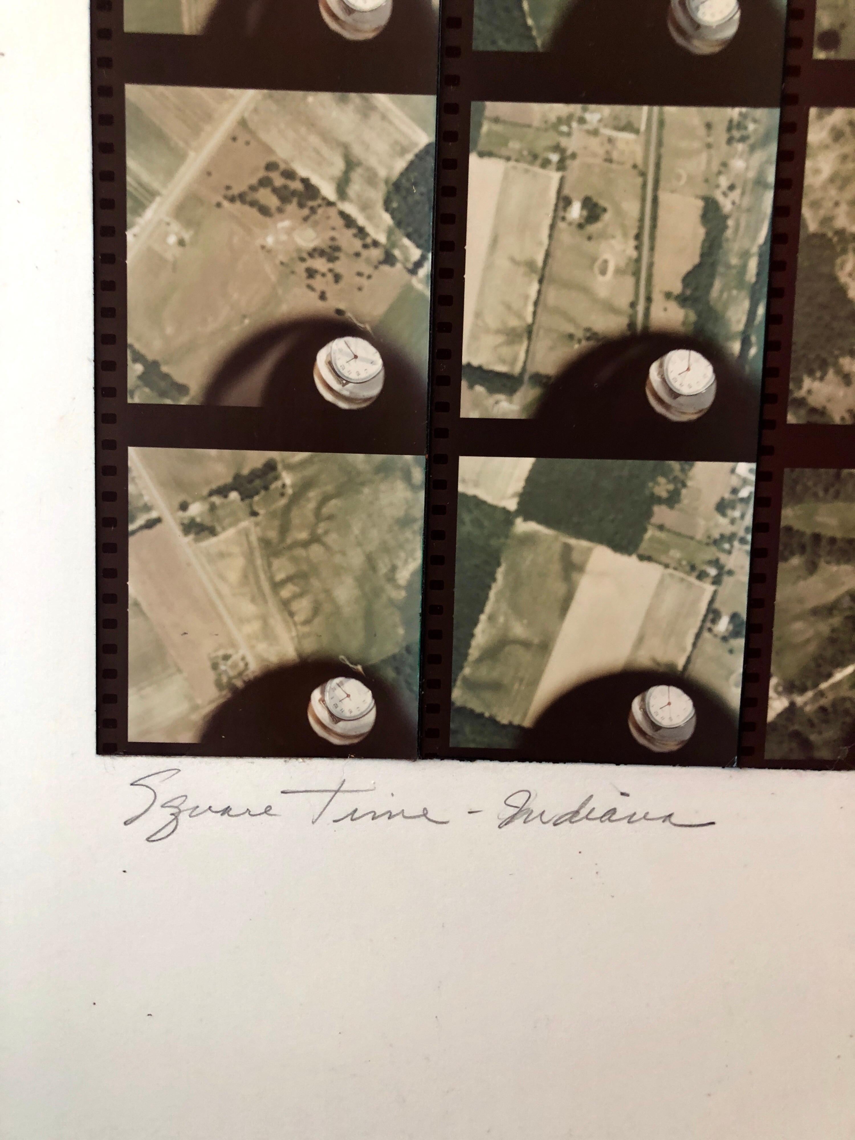 1979 Quadratische Zeit Indiana, Foto Mosaik-Collage Luftfahrtfotografie, weibliche Aviator (Arte Povera), Photograph, von Vera Simons
