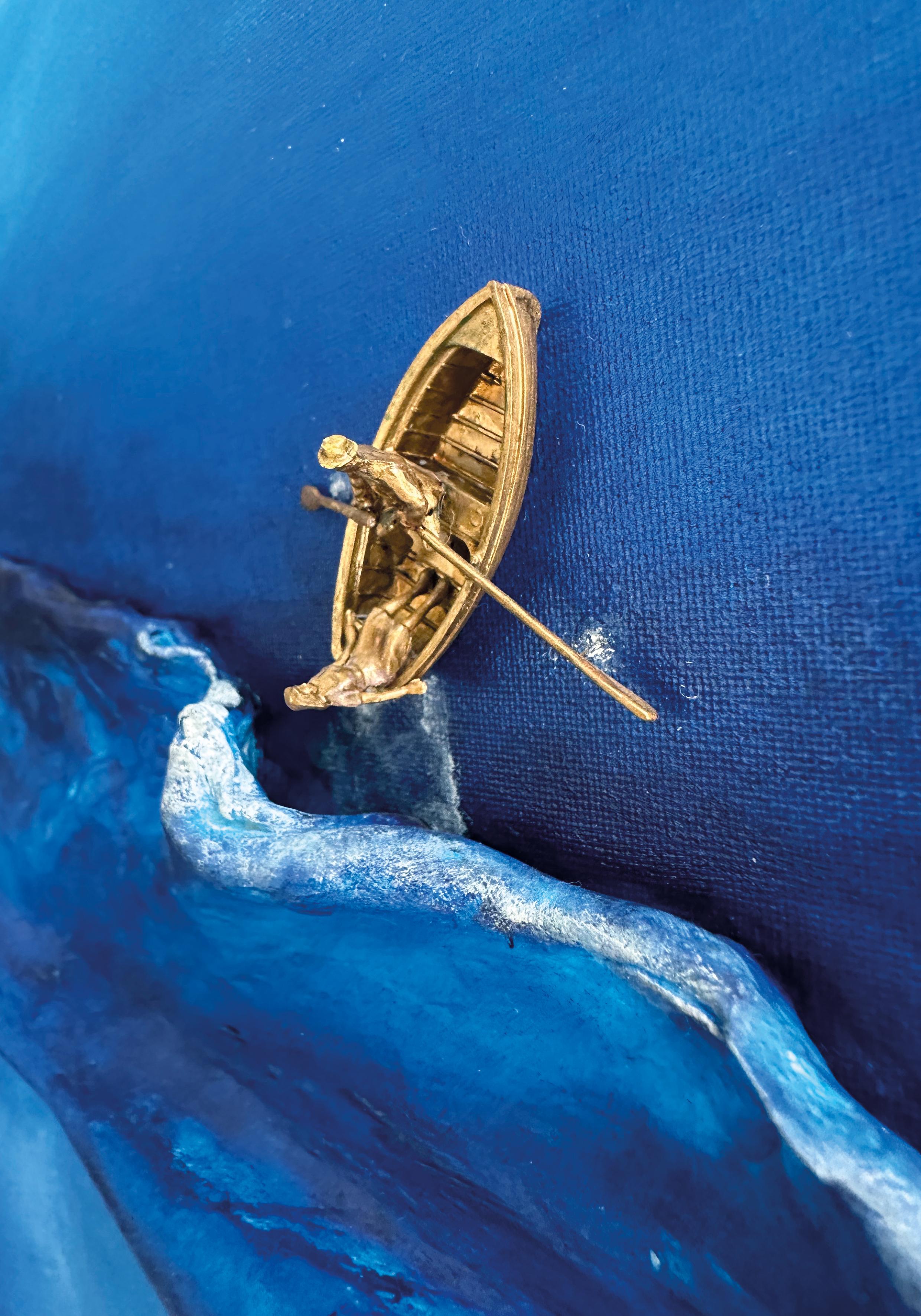 Sommerliche Wandskulptur in intensiven Blautönen mit Miniaturboot, Varco im Angebot 4