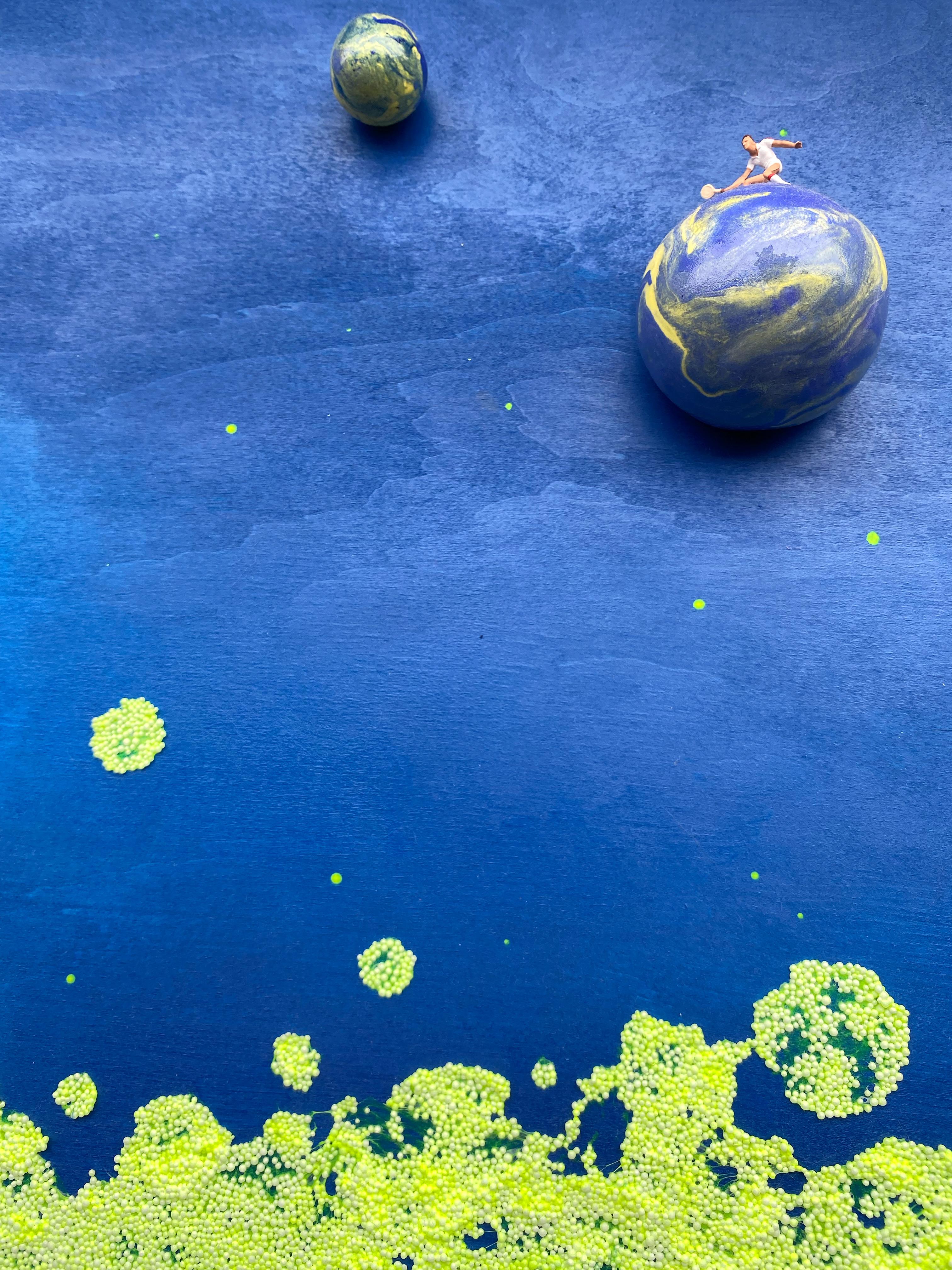 Blue Tones Mixed-media circular wall sculpture in foam clay and acrylic on wood - Abstract Sculpture by Vera Vizzi