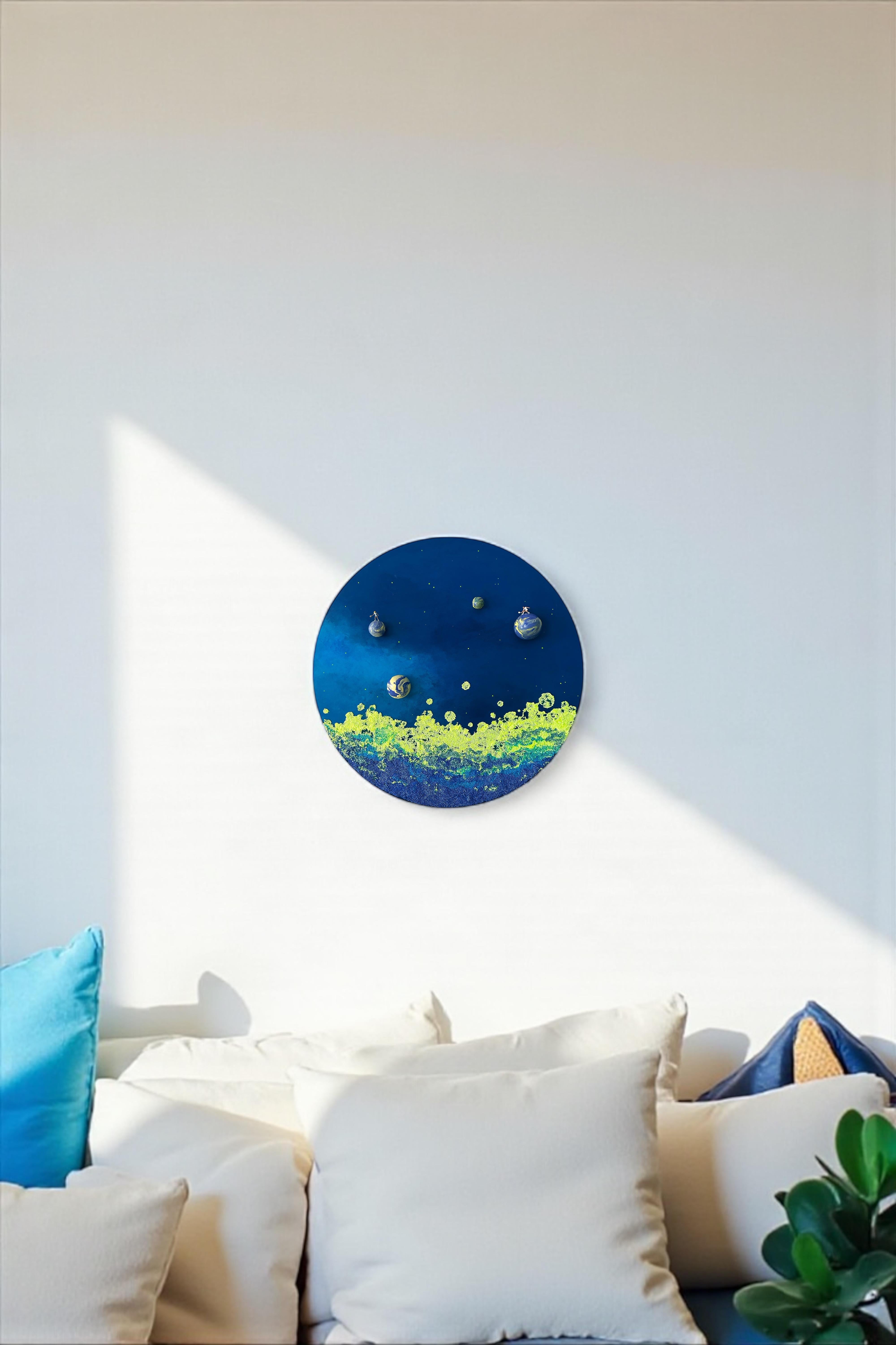 Blue Tones Mixed-media circular wall sculpture in foam clay and acrylic on wood For Sale 3
