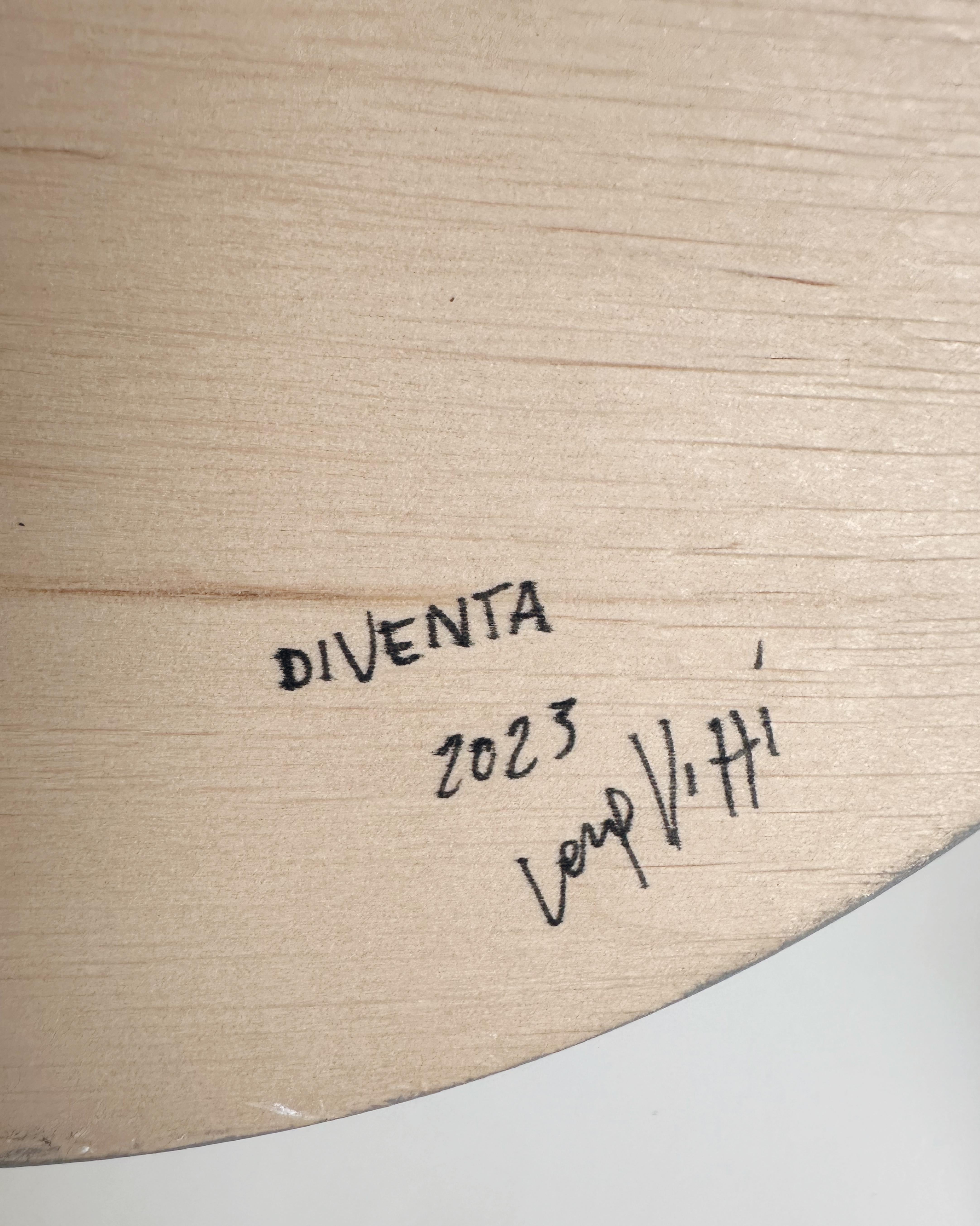 Escultura de pared contemporánea de técnica mixta con globo corazón y figura en miniatura en venta 4