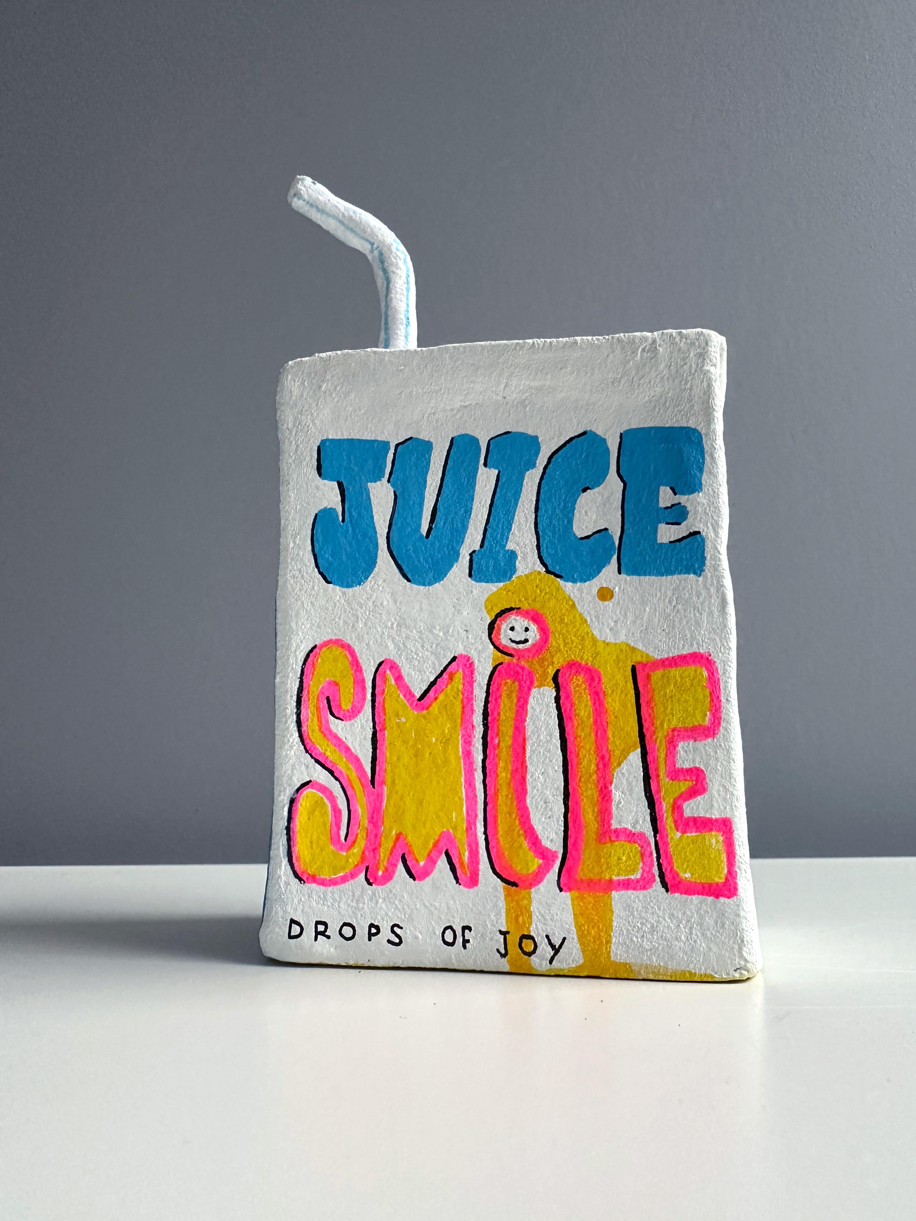 Vera Vizzi Still-Life Sculpture – Drops of Joy Pop Surrealist Lehm Saftkarton Skulptur in Acrylfarbe über