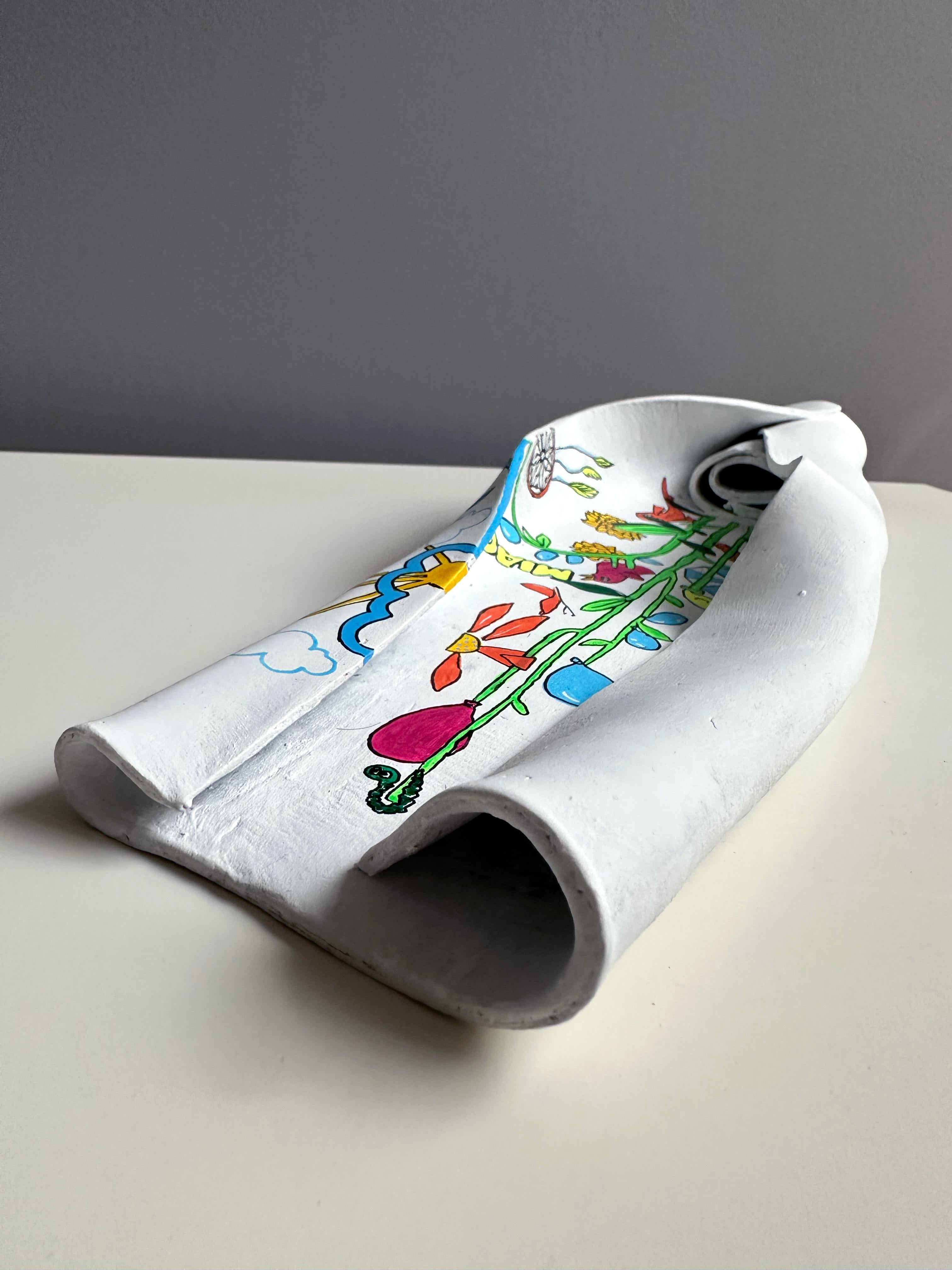 Pop Surrealist Folded Wall Sculpture Weiß Selbsthärtende Paste Gemaltes Interieur im Angebot 4