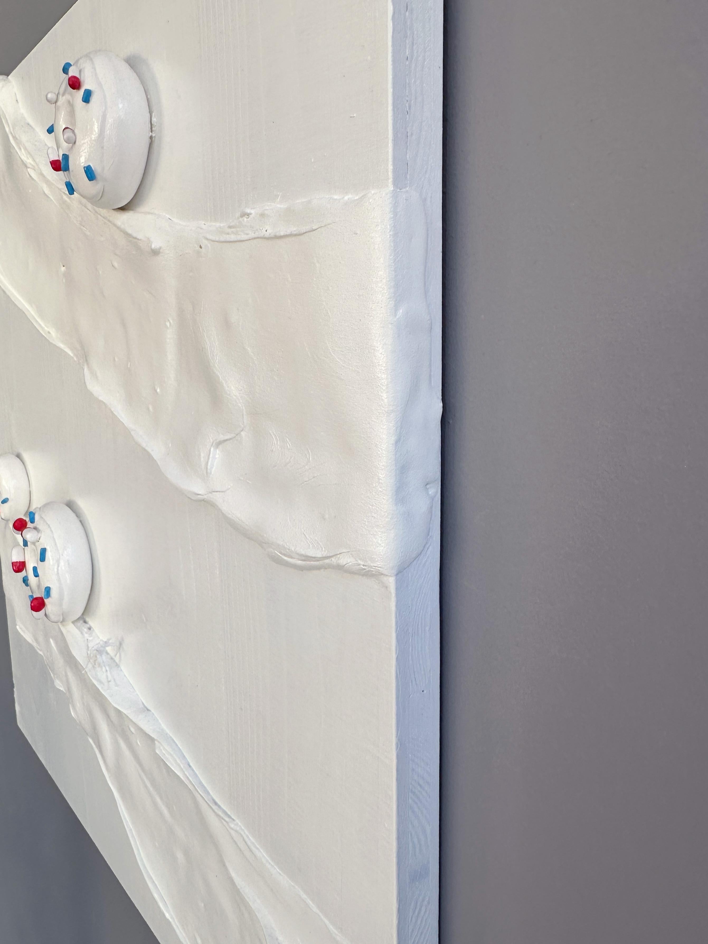 Pop Surrealist Sugar and Pills Schiuma d'argilla e smalto in rilievo Paesaggio invernale - Landscape Painting Marrone di Vera Vizzi