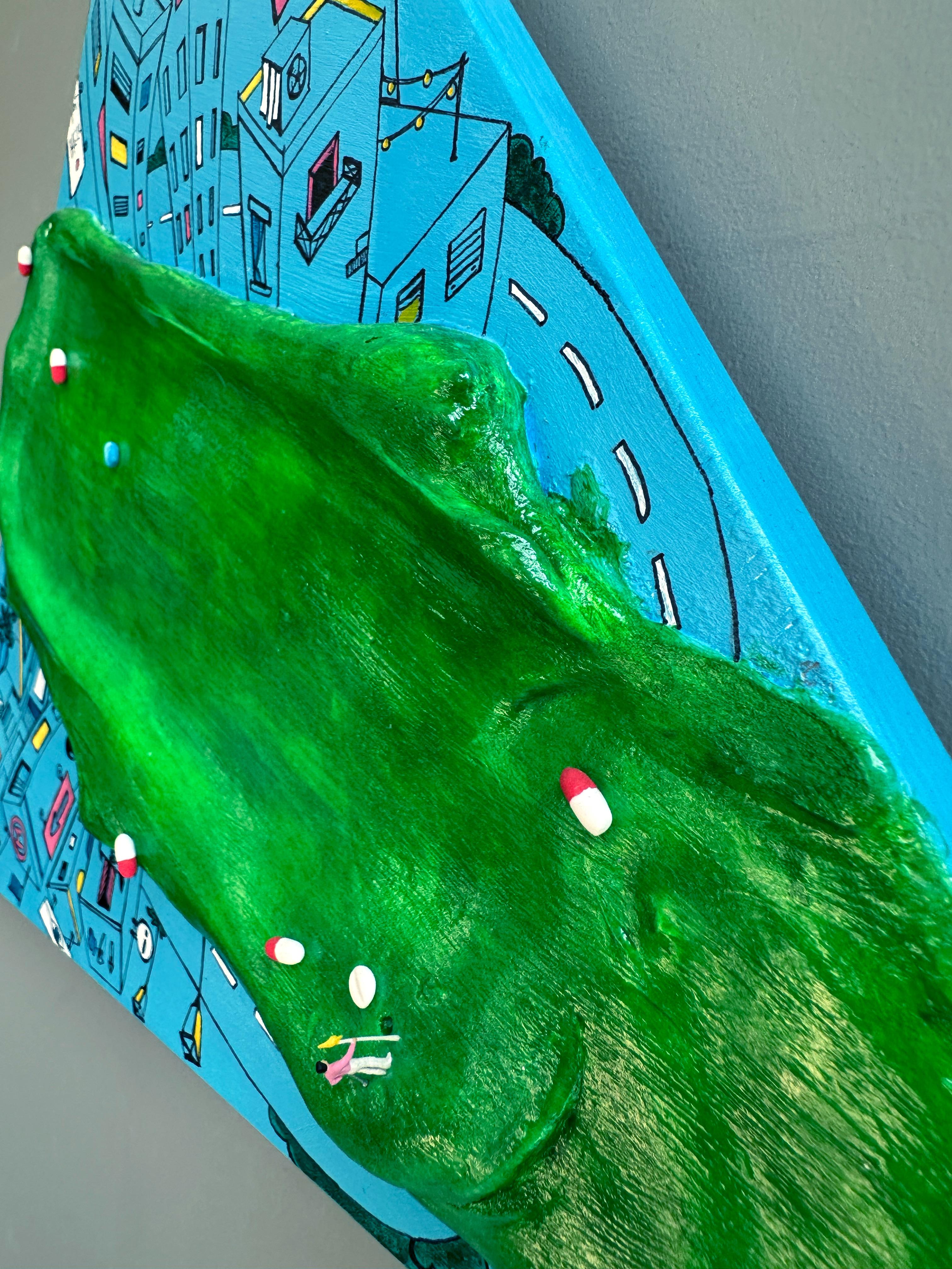 SAFE IN THE MIDDLE - Rilievo triangolare in tecnica mista con disegno urbano e verde - Landscape Painting Verde di Vera Vizzi