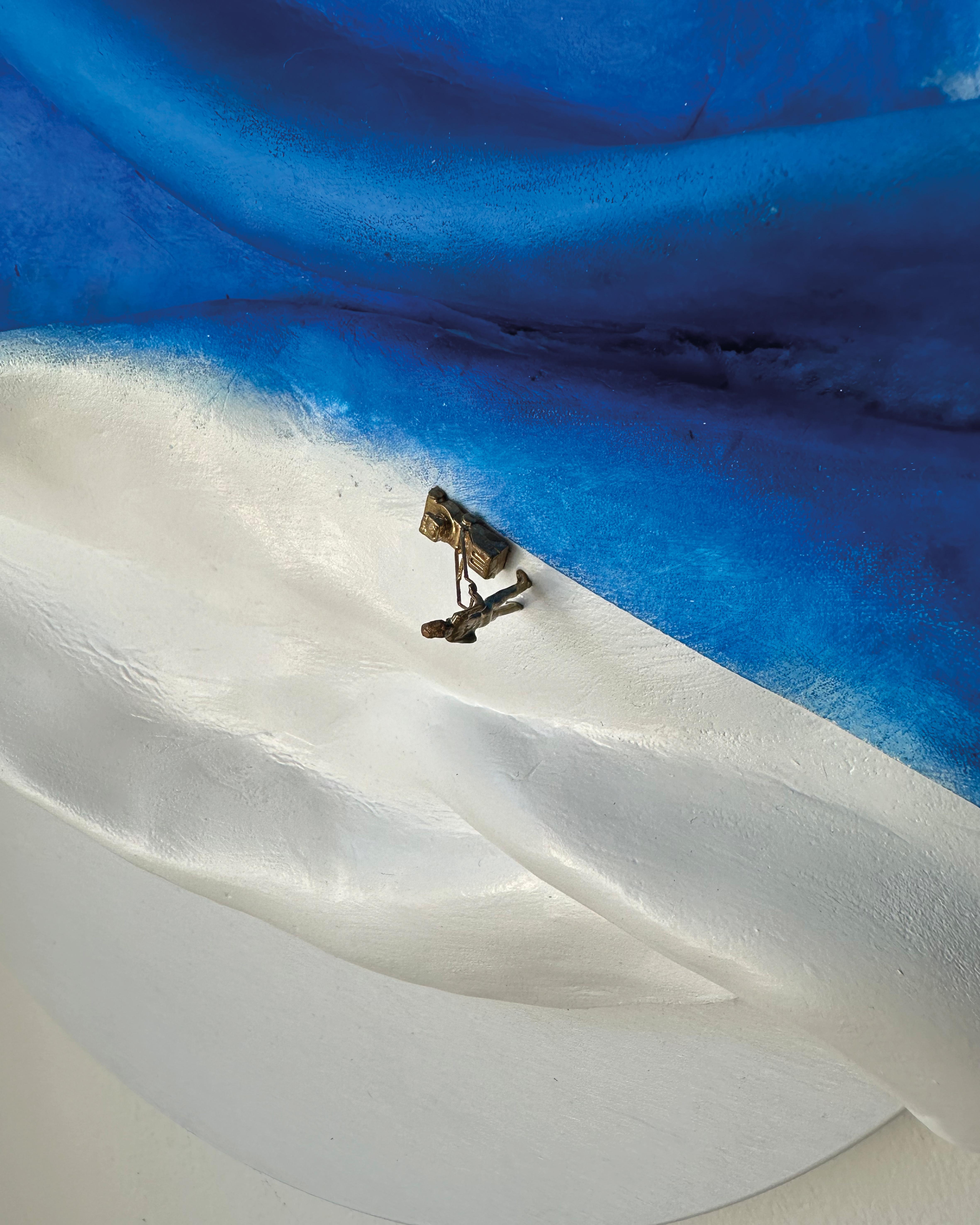 Sculpture poétique côtière abstraite de vagues murales avec mousse et émail en vente 1