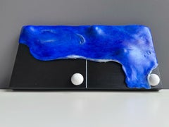 Scultura da parete in schiuma d'argilla Ultramarine Rilievo di domino su pannello in legno massiccio, Domino 2