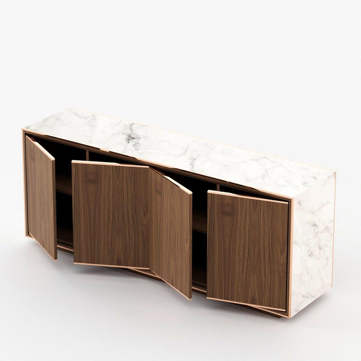 Lucidato Credenza in noce e marmo bianco Vera in vendita