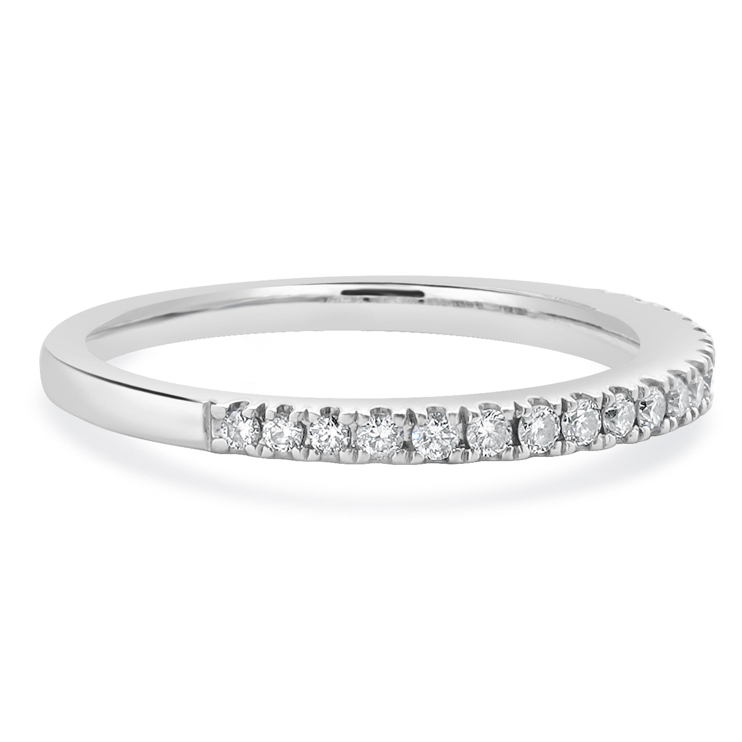 Round Cut Vera Wang 14 Karat White Gold Diamond Band For Sale