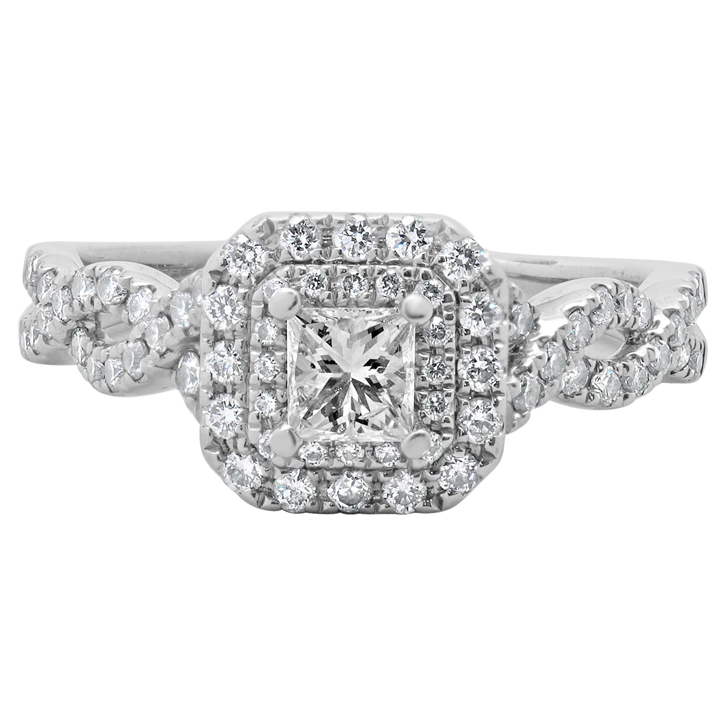 Vera Wang 14 Karat White Gold Princess Cut Diamond Engagement Ring For Sale