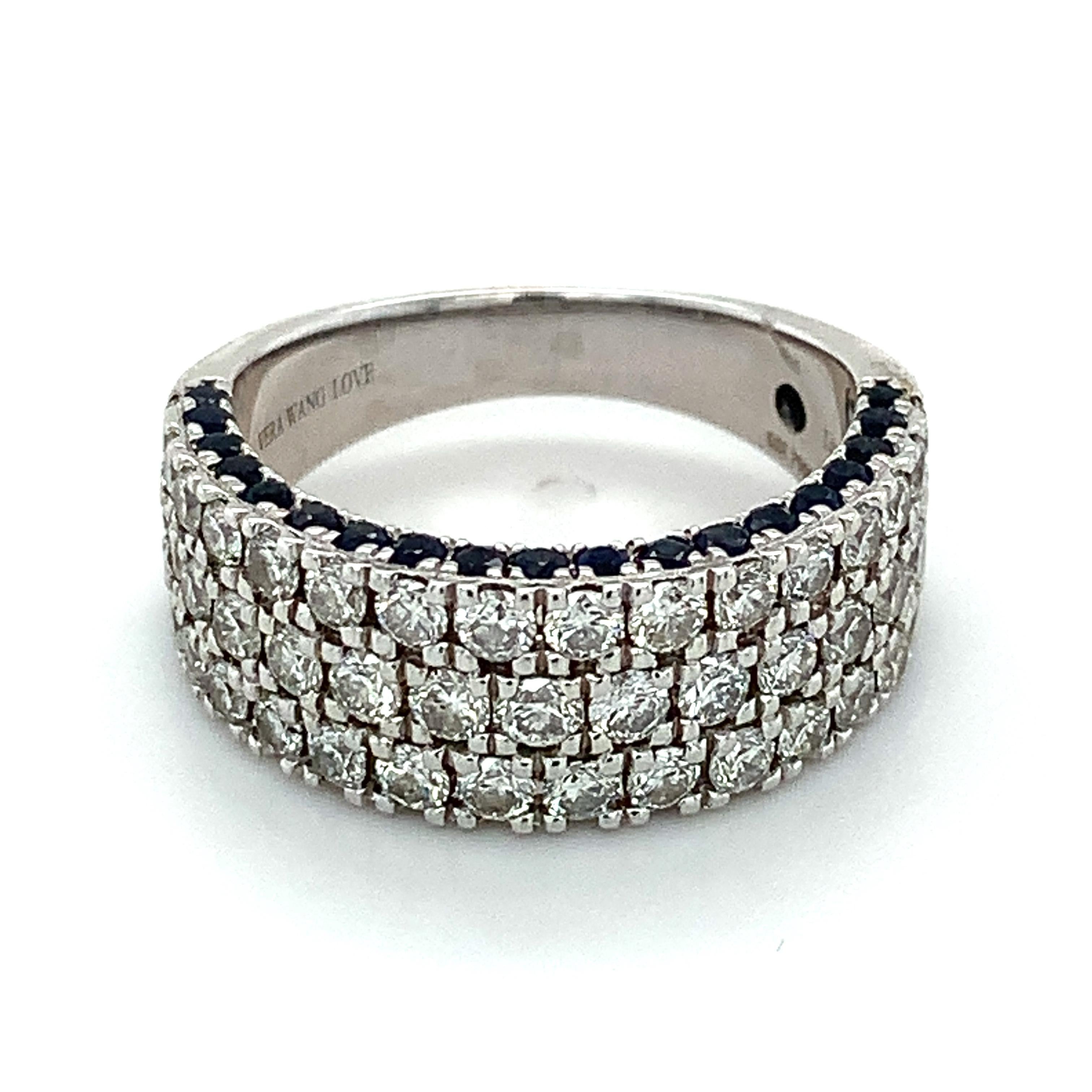 Vera Wang 14k Weißgold Rund Diamant 3 Reihe & Saphir Ring

6 Gramm

Ring Größe 6.75

Diamanten im Rundschliff 1,5 Karat Gesamtgewicht

Dies ist ein wunderschöner Ring von Vera Wang, der die weißen Diamanten zur Geltung bringt. Dieser Ring ist auf